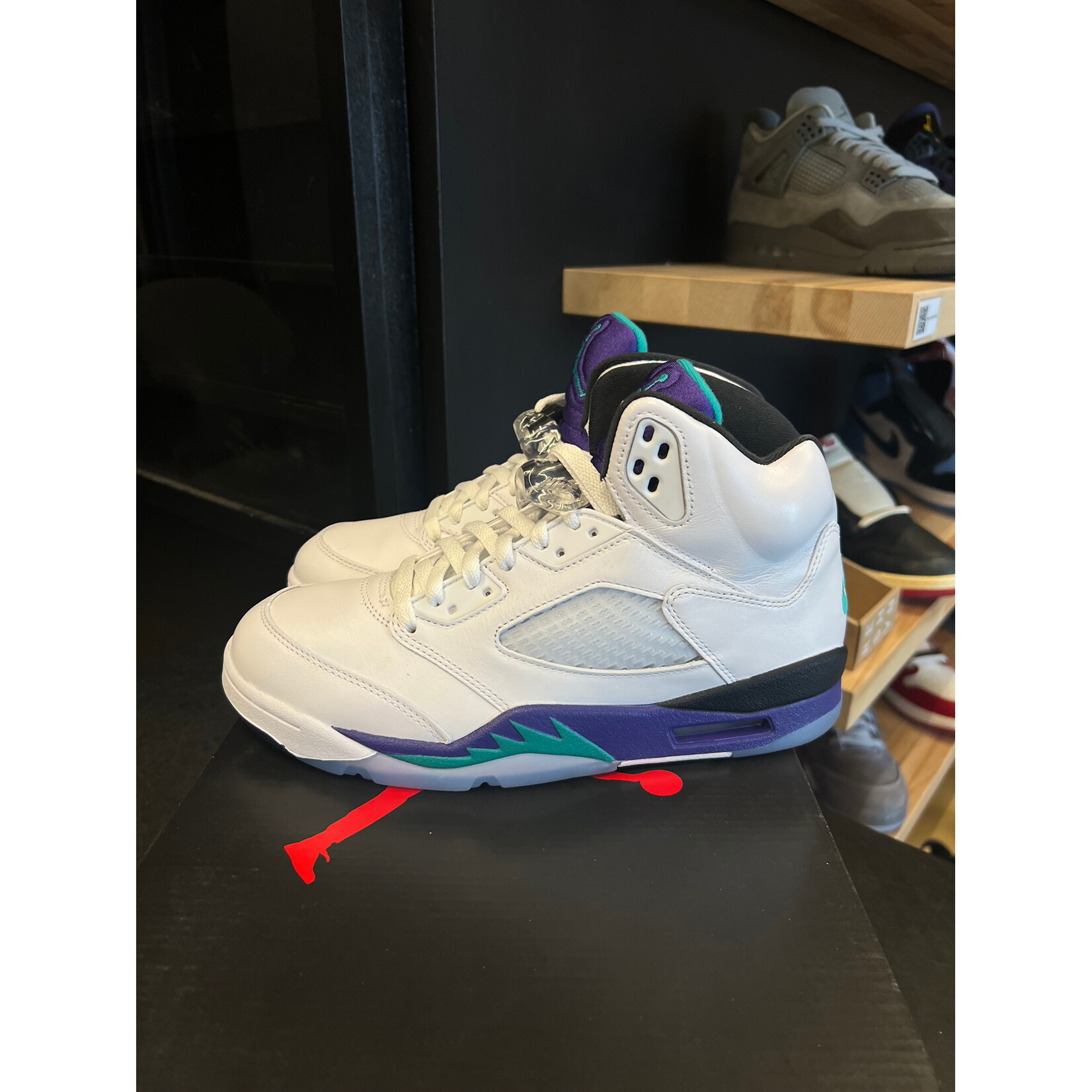 Jordan Jordan 5 Retro Grape (2025) Size 8.5, PREOWNED