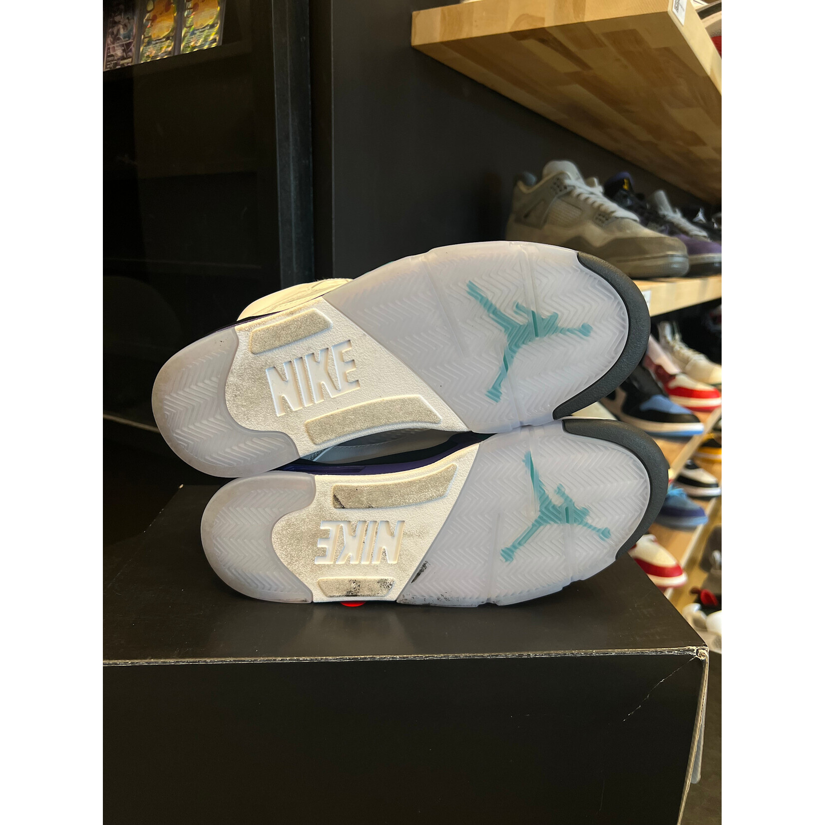 Jordan Jordan 5 Retro Grape (2025) Size 8.5, PREOWNED