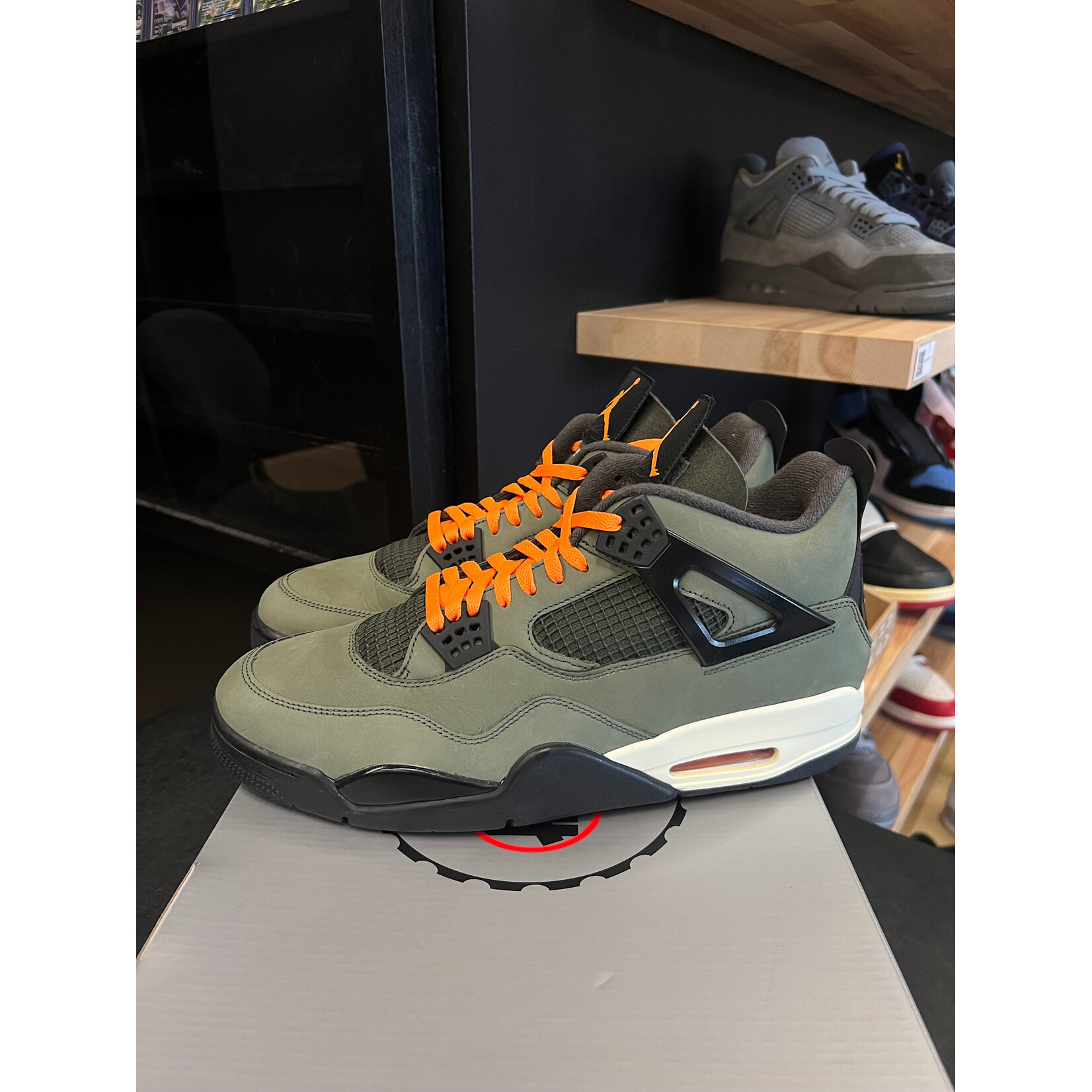 Jordan Jordan 4 Retro OG SP Undefeated (2025) Size 13, PREOWNED