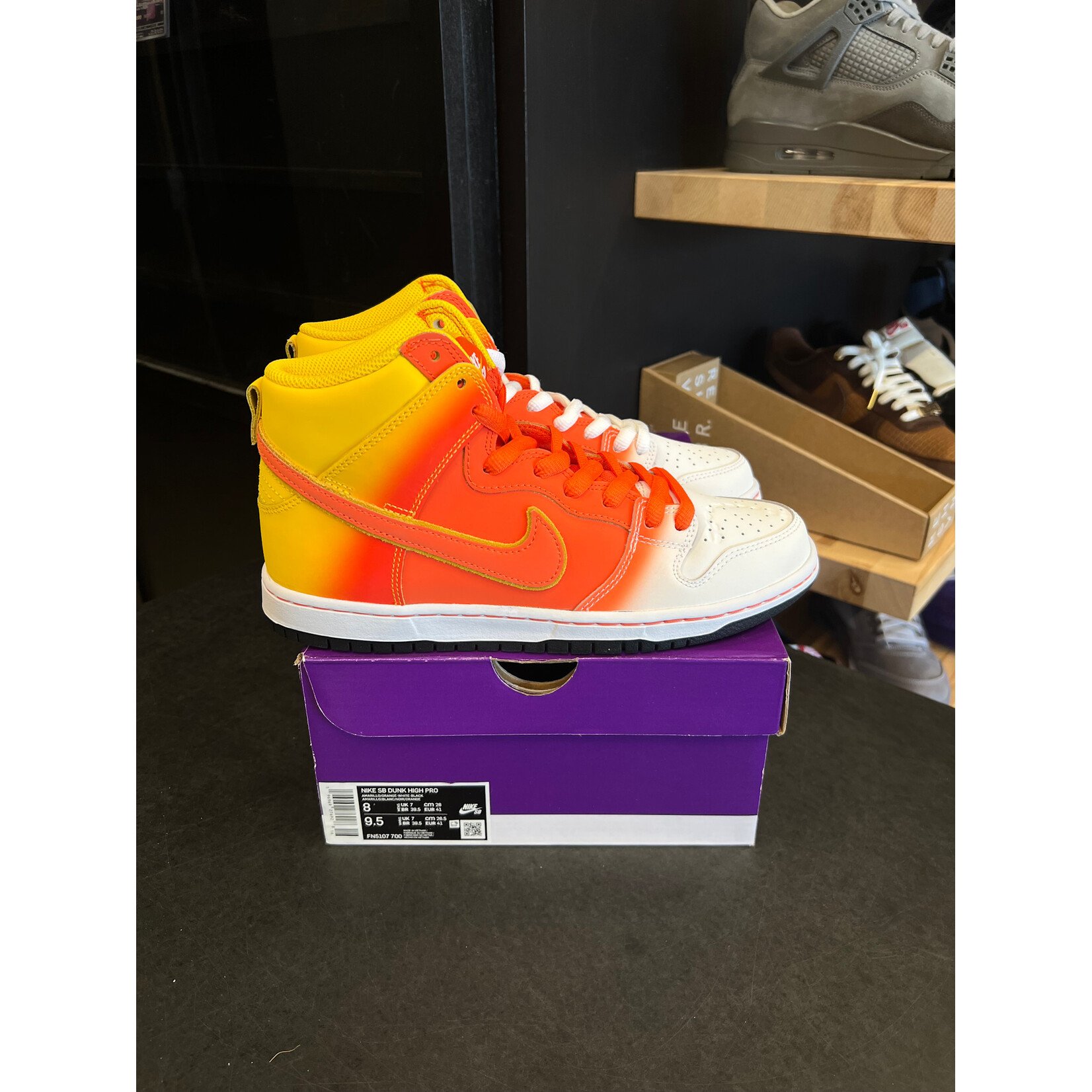 Nike Nike SB Dunk High Sweet Tooth Candy Corn Size 8, PREOWNED