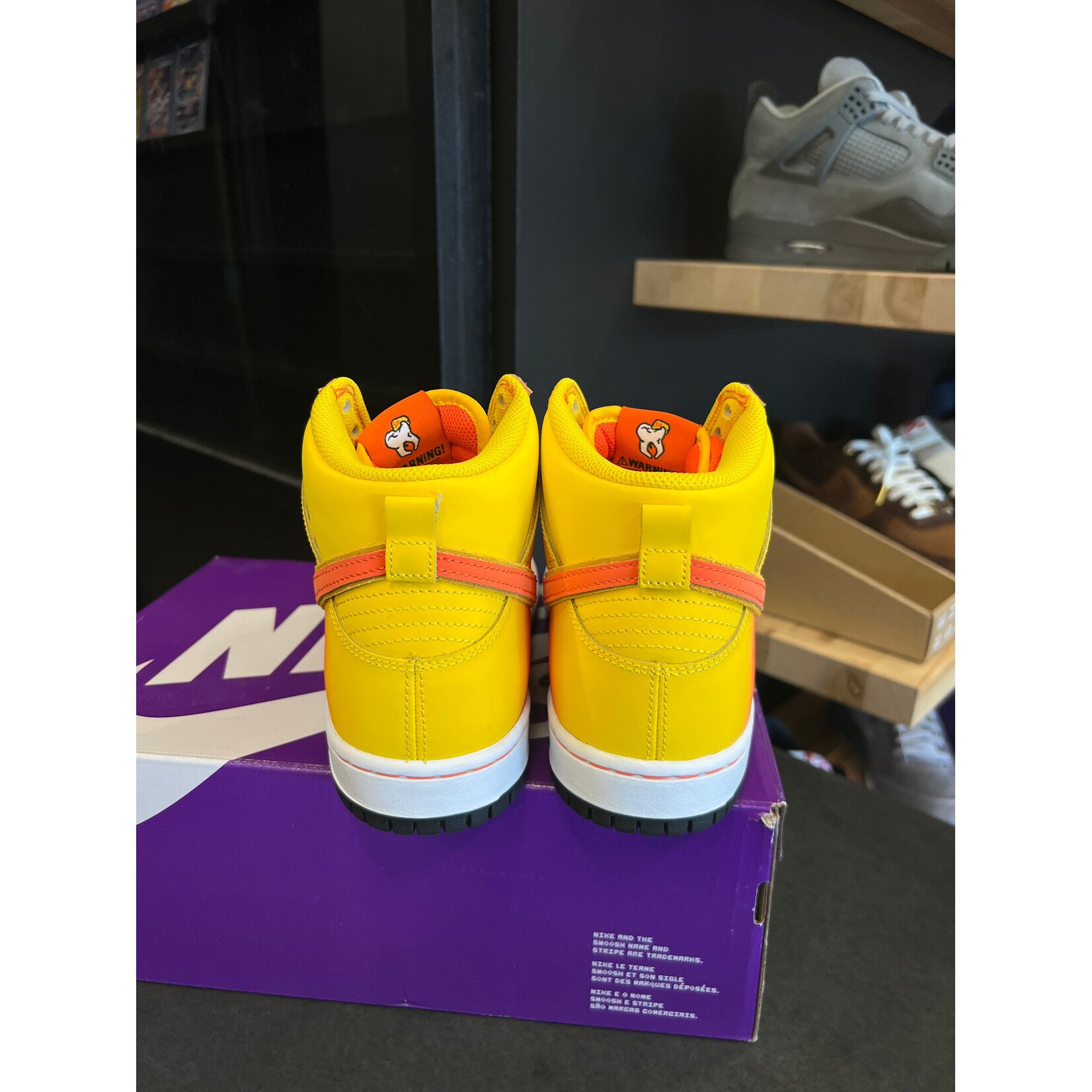 Nike Nike SB Dunk High Sweet Tooth Candy Corn Size 8, PREOWNED