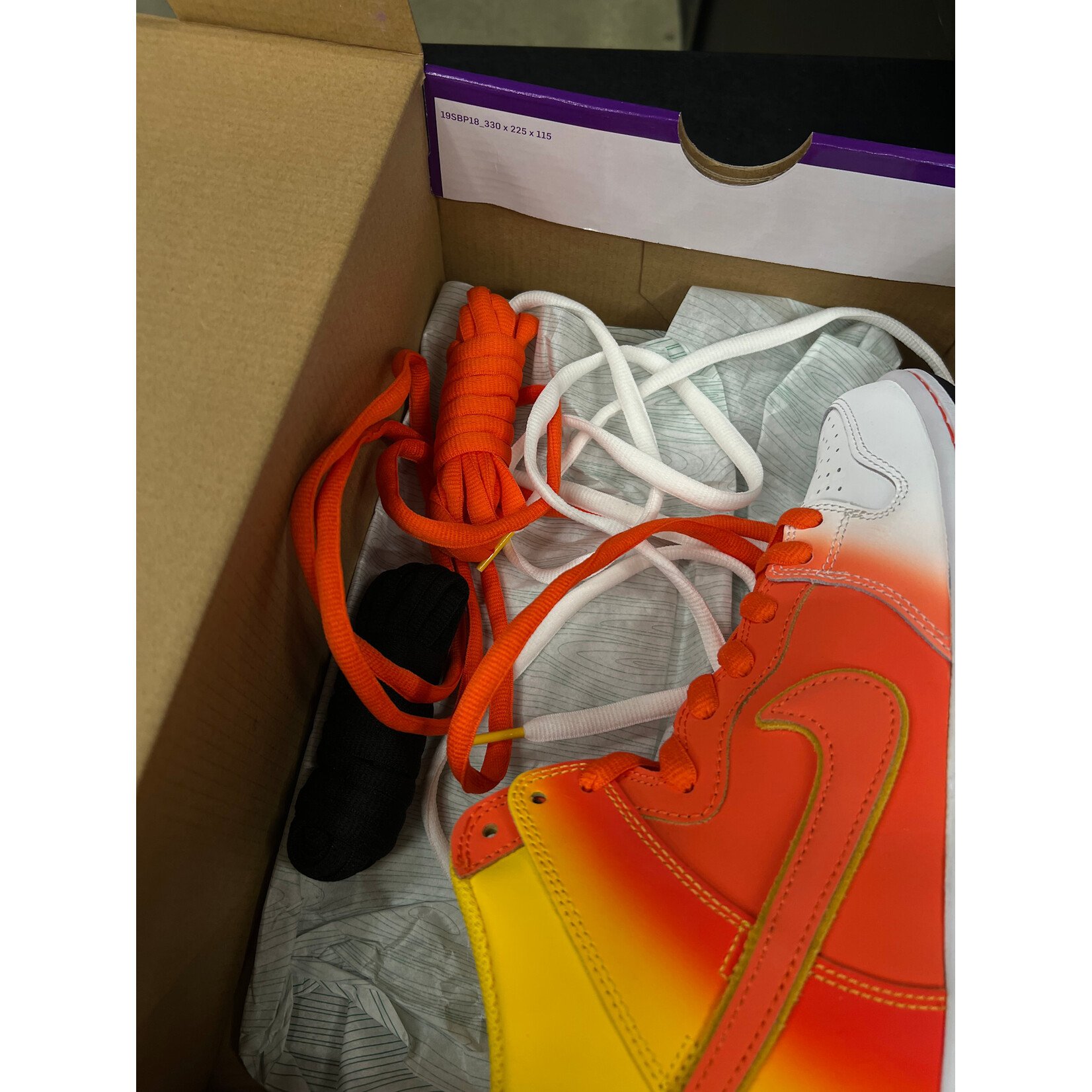 Nike Nike SB Dunk High Sweet Tooth Candy Corn Size 8, PREOWNED