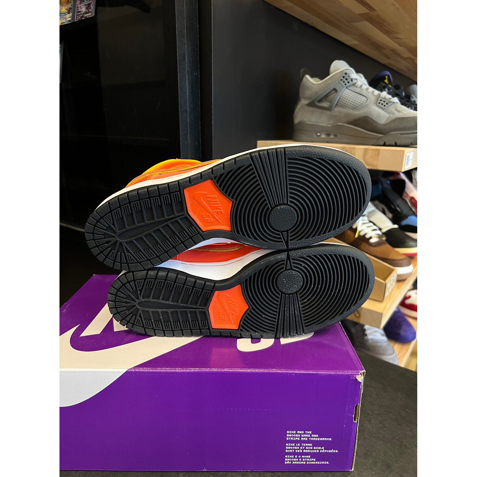 Nike Nike SB Dunk High Sweet Tooth Candy Corn Size 8, PREOWNED