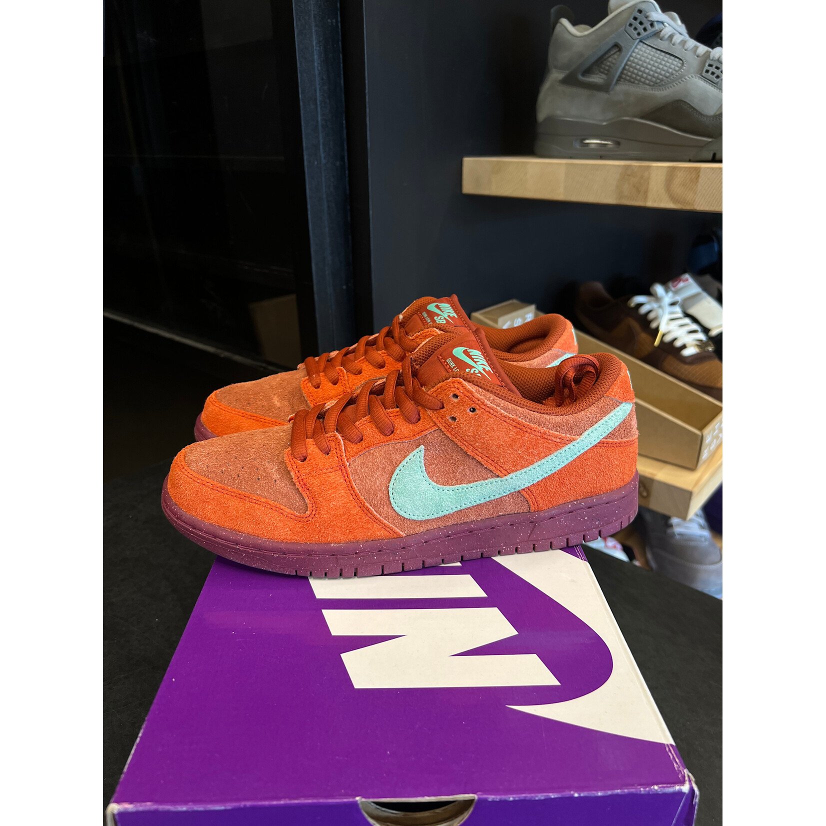 Nike Nike SB Dunk Low Mystic Red Rosewood Size 8, PREOWNED