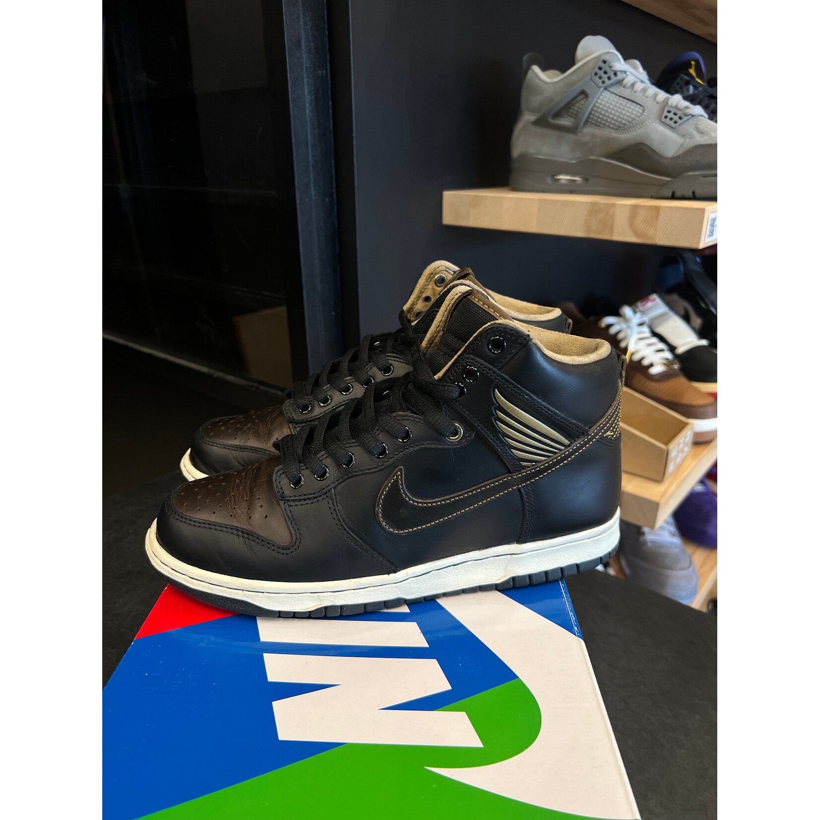 Nike Nike SB Dunk High Pawnshop Skate Co. Old Soul Size 8.5, PREOWNED
