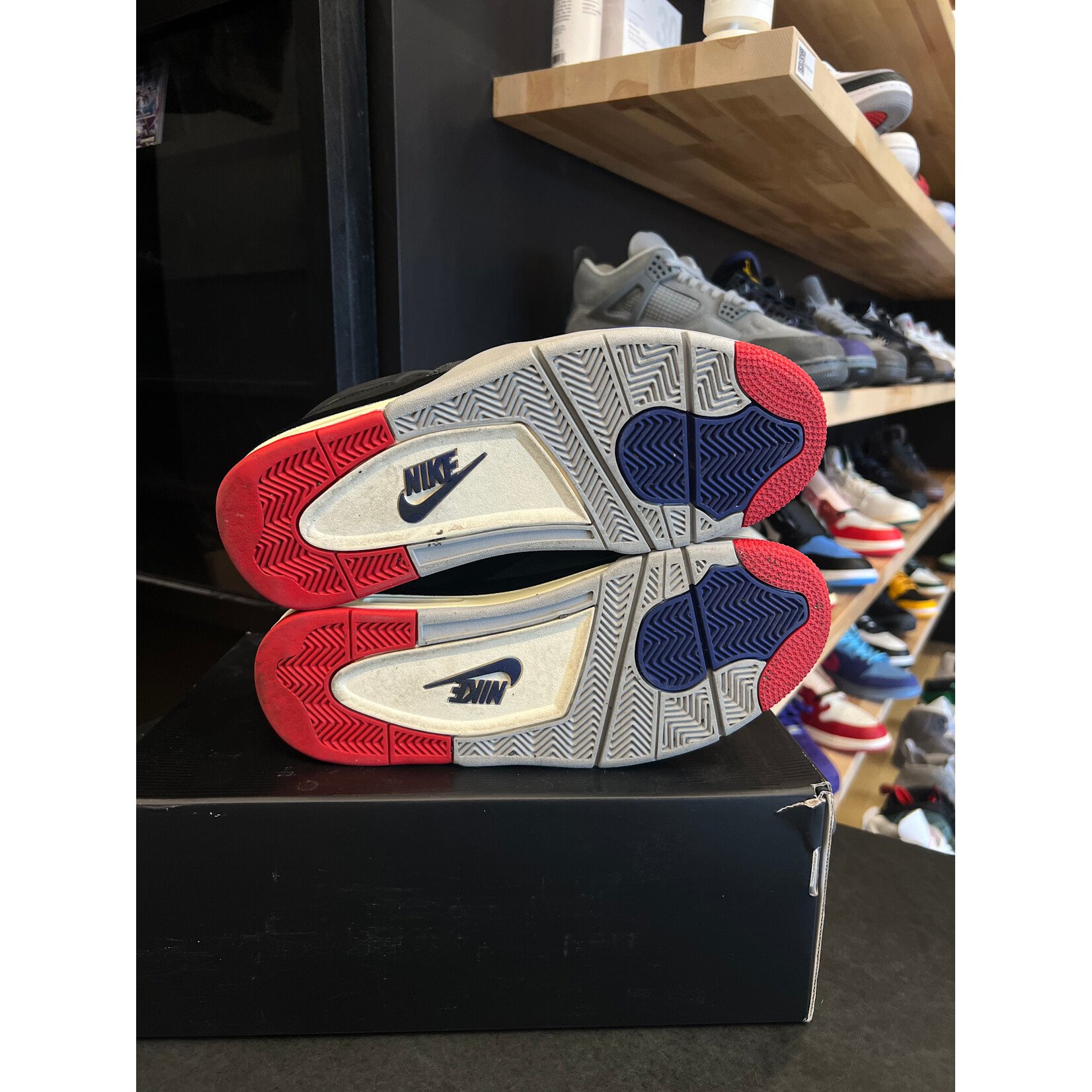 Jordan Jordan 4 Retro Rare Air (Gold Lettering) Size 10, PREOWNED