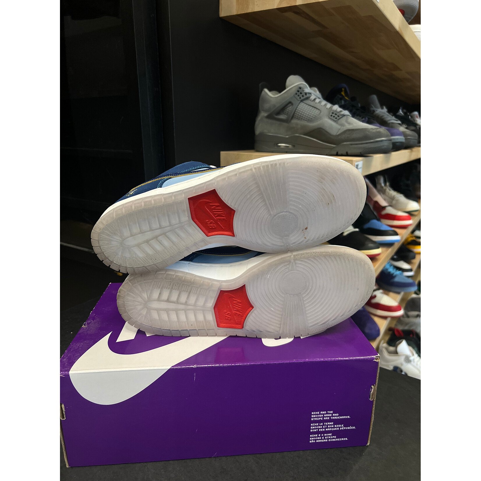 Nike Nike SB Dunk Low Pro Why So Sad? Size 10.5, PREOWNED