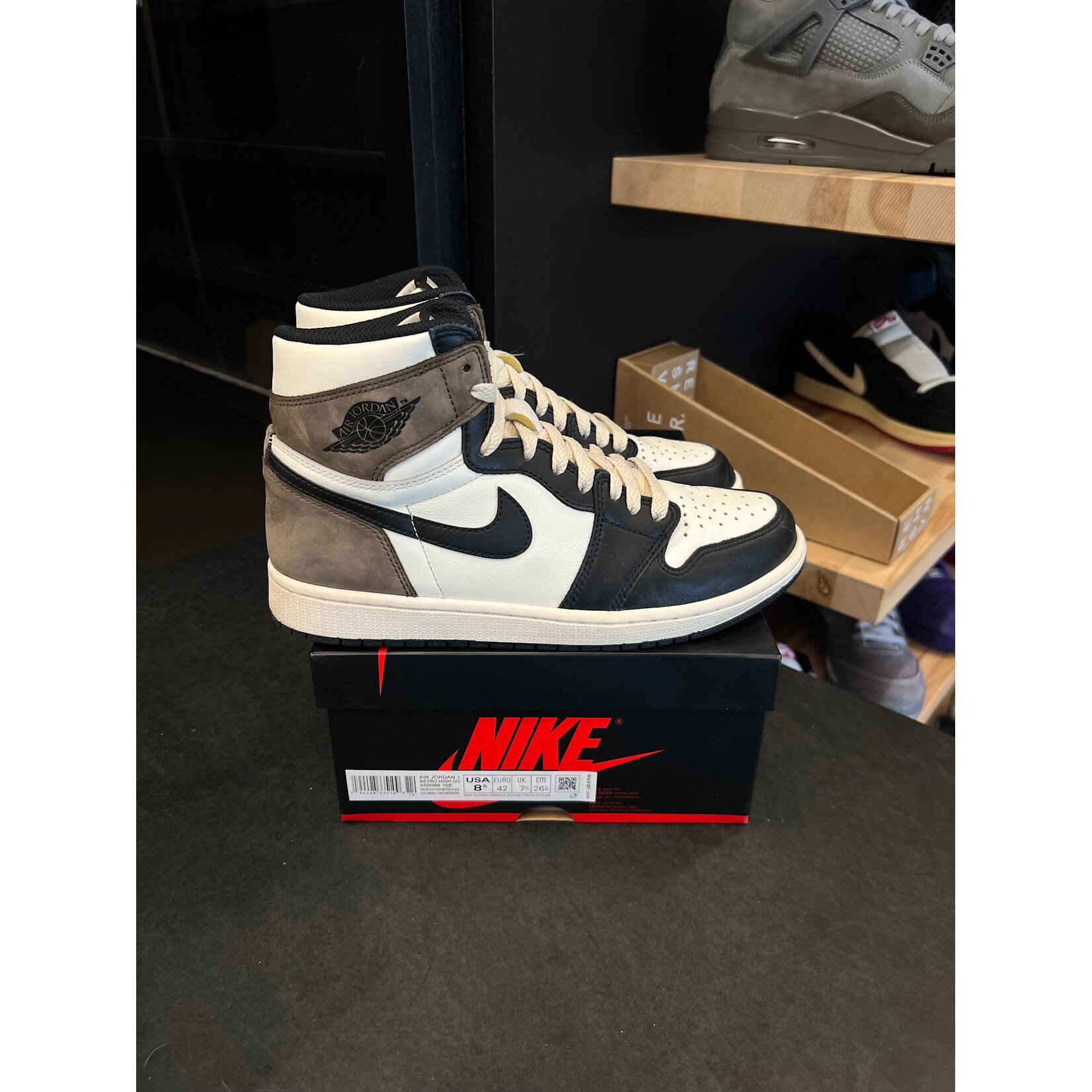 Jordan Jordan 1 Retro High Dark Mocha Size 8.5, PREOWNED