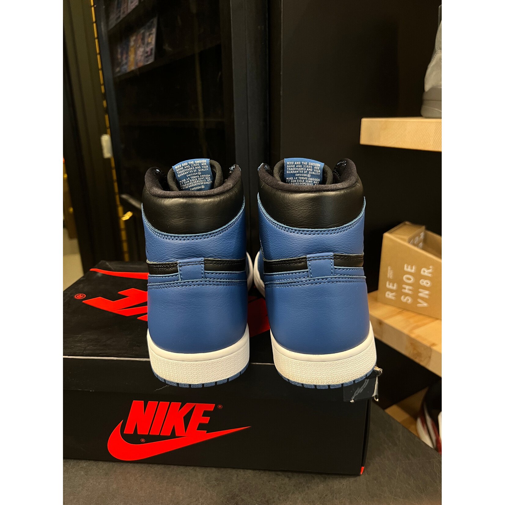 Jordan Jordan 1 Retro High OG Dark Marina Blue Size 11, PREOWNED