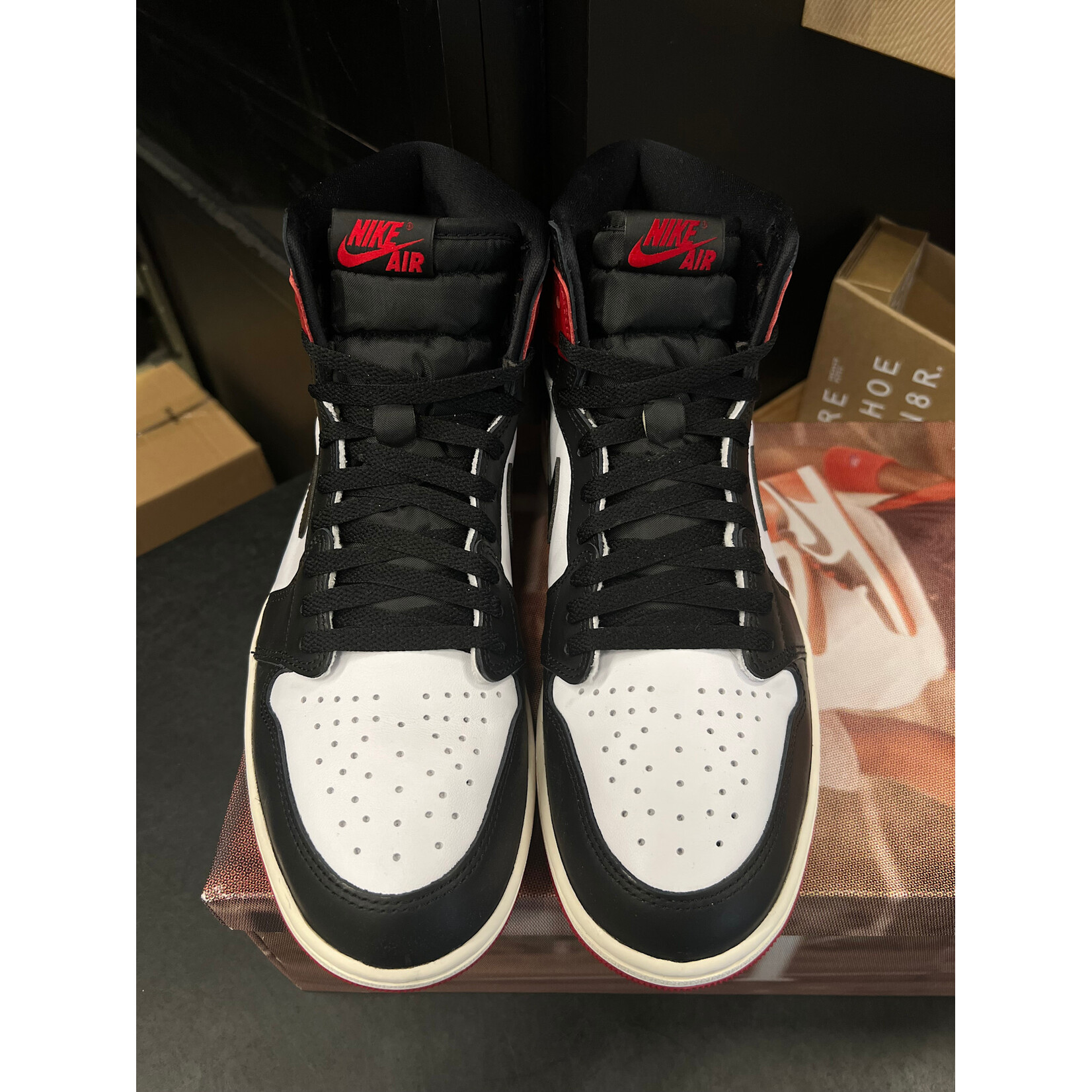 Jordan Jordan 1 Retro High OG Black Toe Reimagined Size 11, PREOWNED