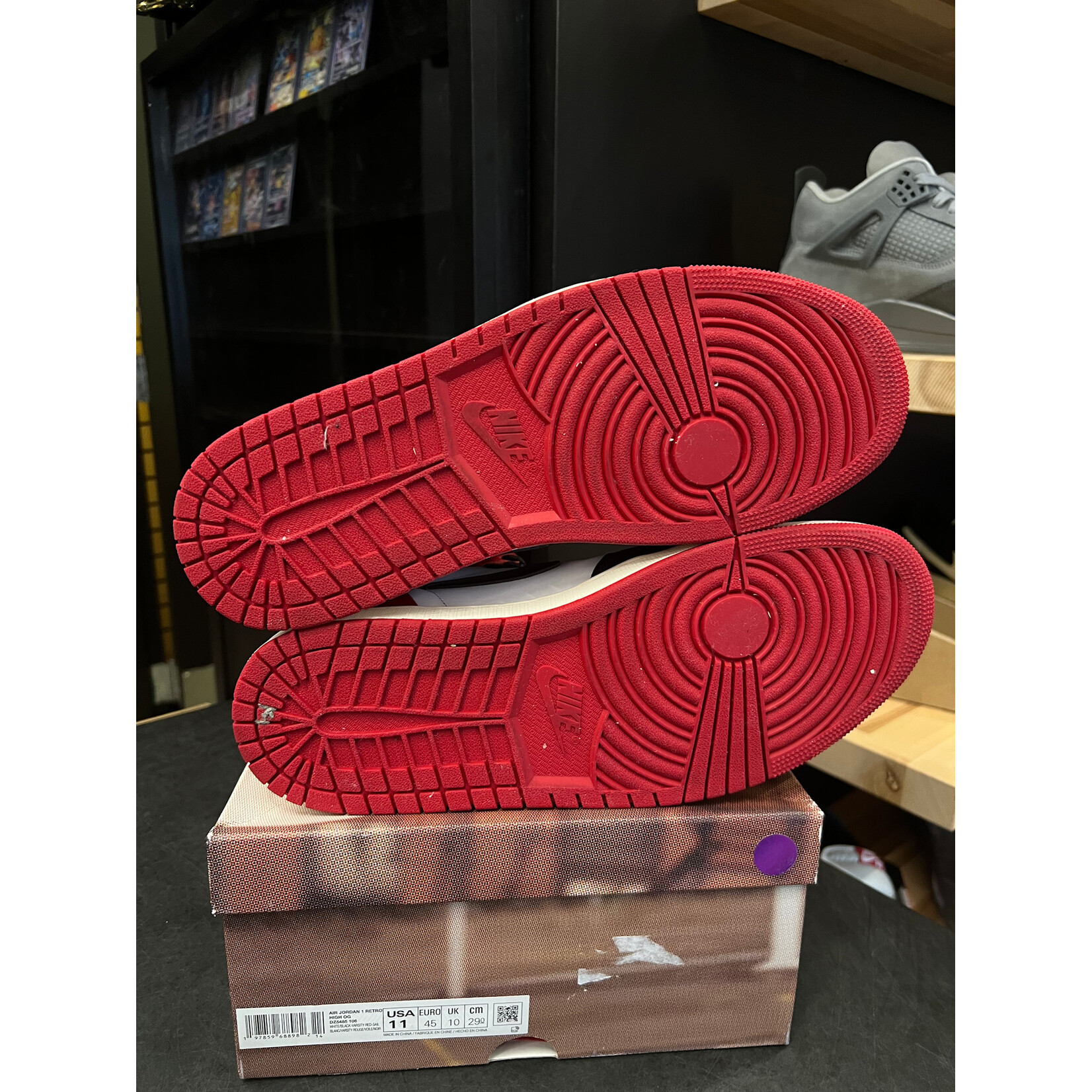 Jordan Jordan 1 Retro High OG Black Toe Reimagined Size 11, PREOWNED