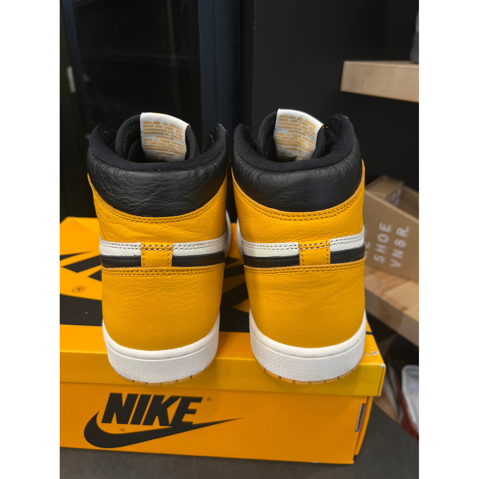 Jordan Jordan 1 Retro High OG Taxi Size 11, PREOWNED