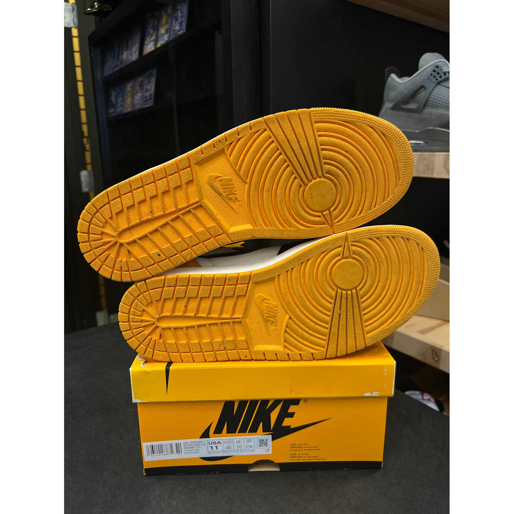 Jordan Jordan 1 Retro High OG Taxi Size 11, PREOWNED