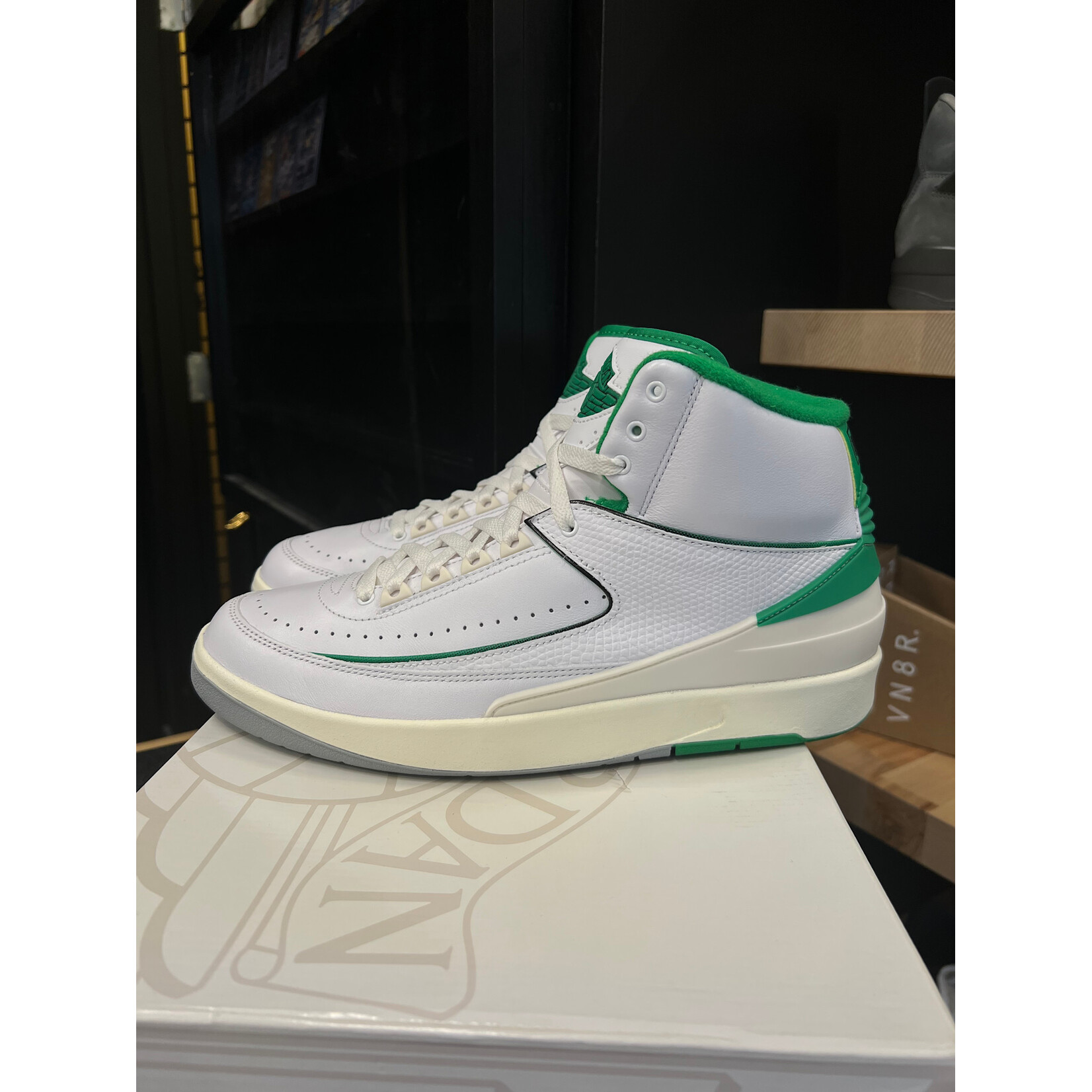 Jordan Jordan 2 Retro Lucky Green Size 10.5, PREOWNED