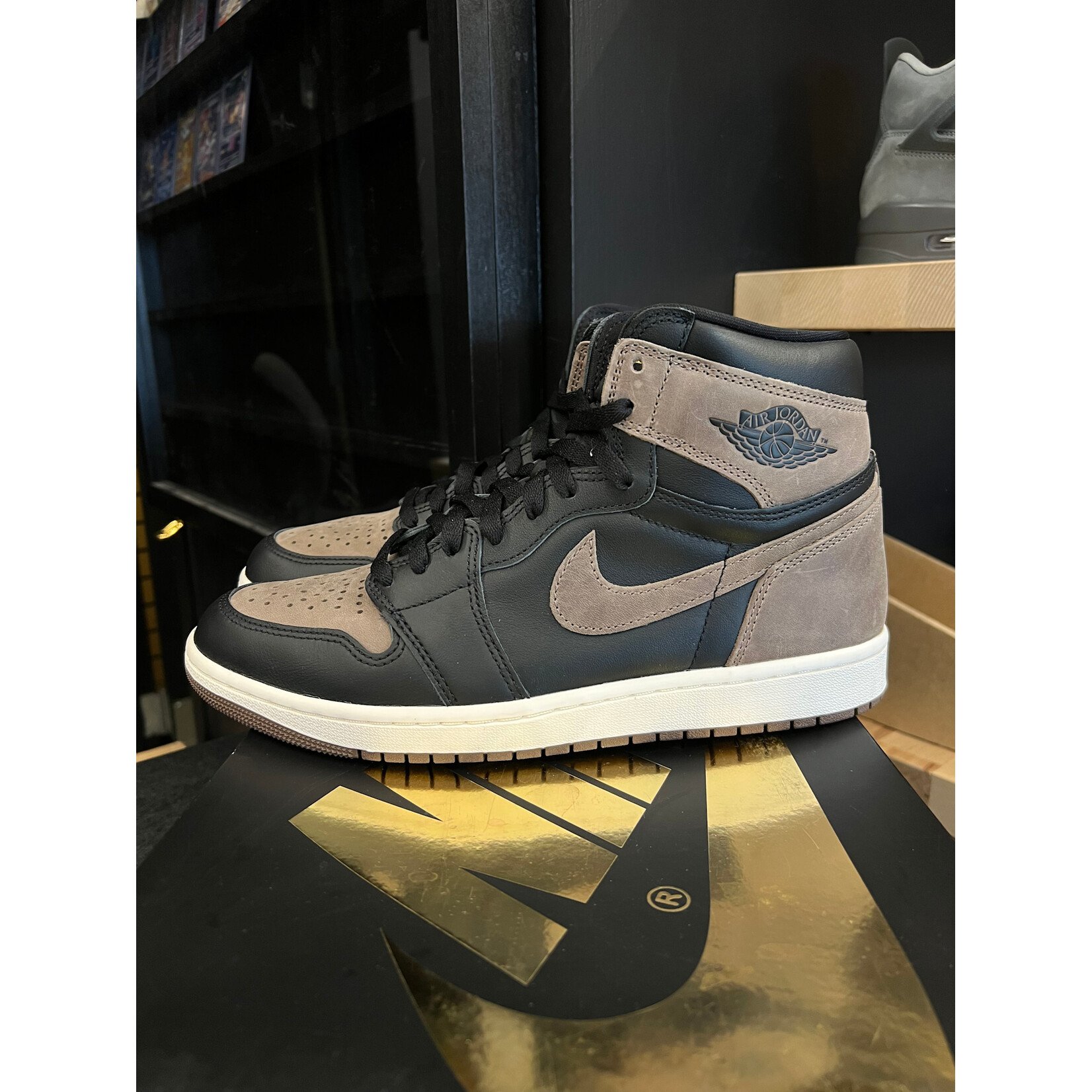 Jordan Jordan 1 Retro High OG Palomino Size 10, PREOWNED