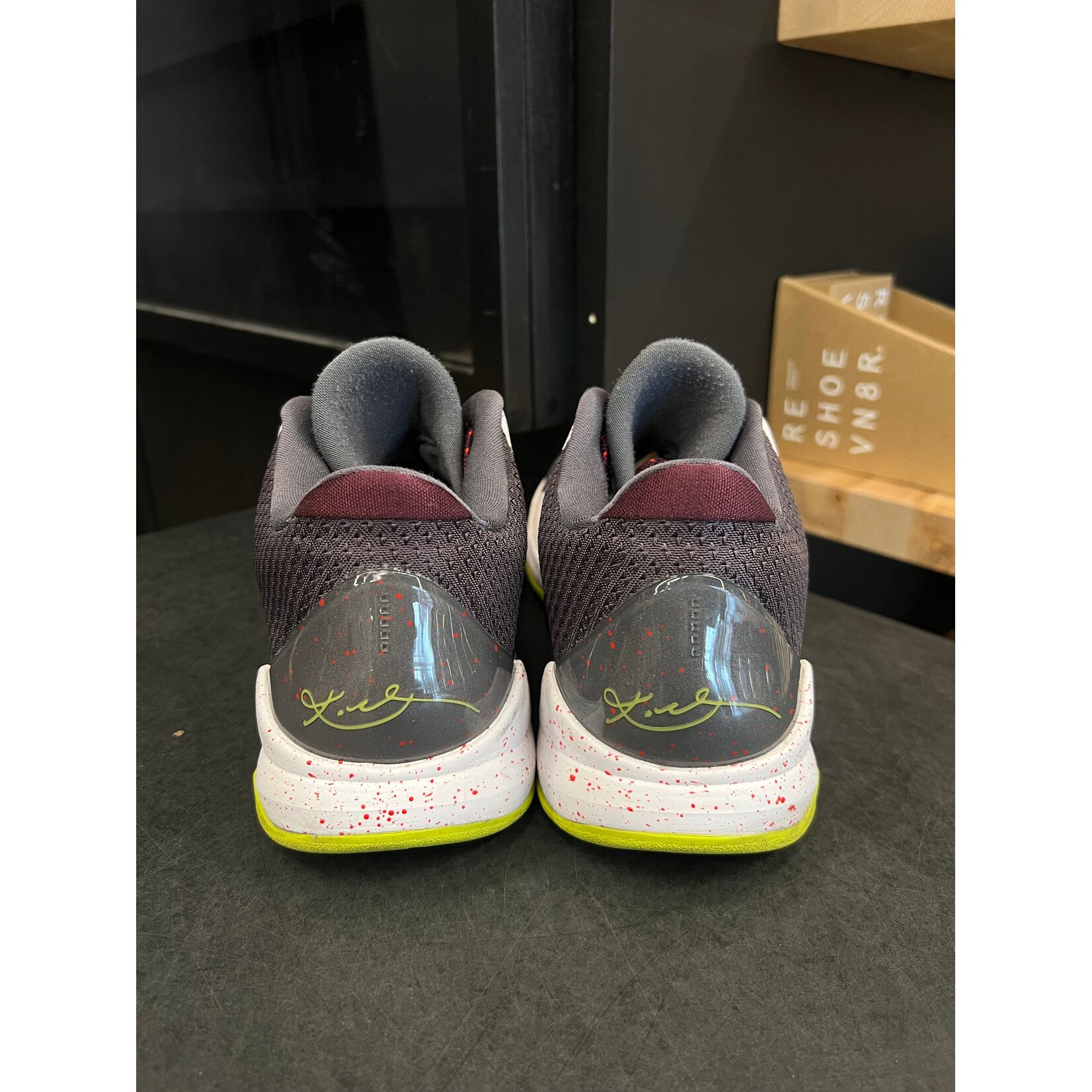 Nike Nike Kobe 5 Joker (Chaos) Size 10, PREOWNED