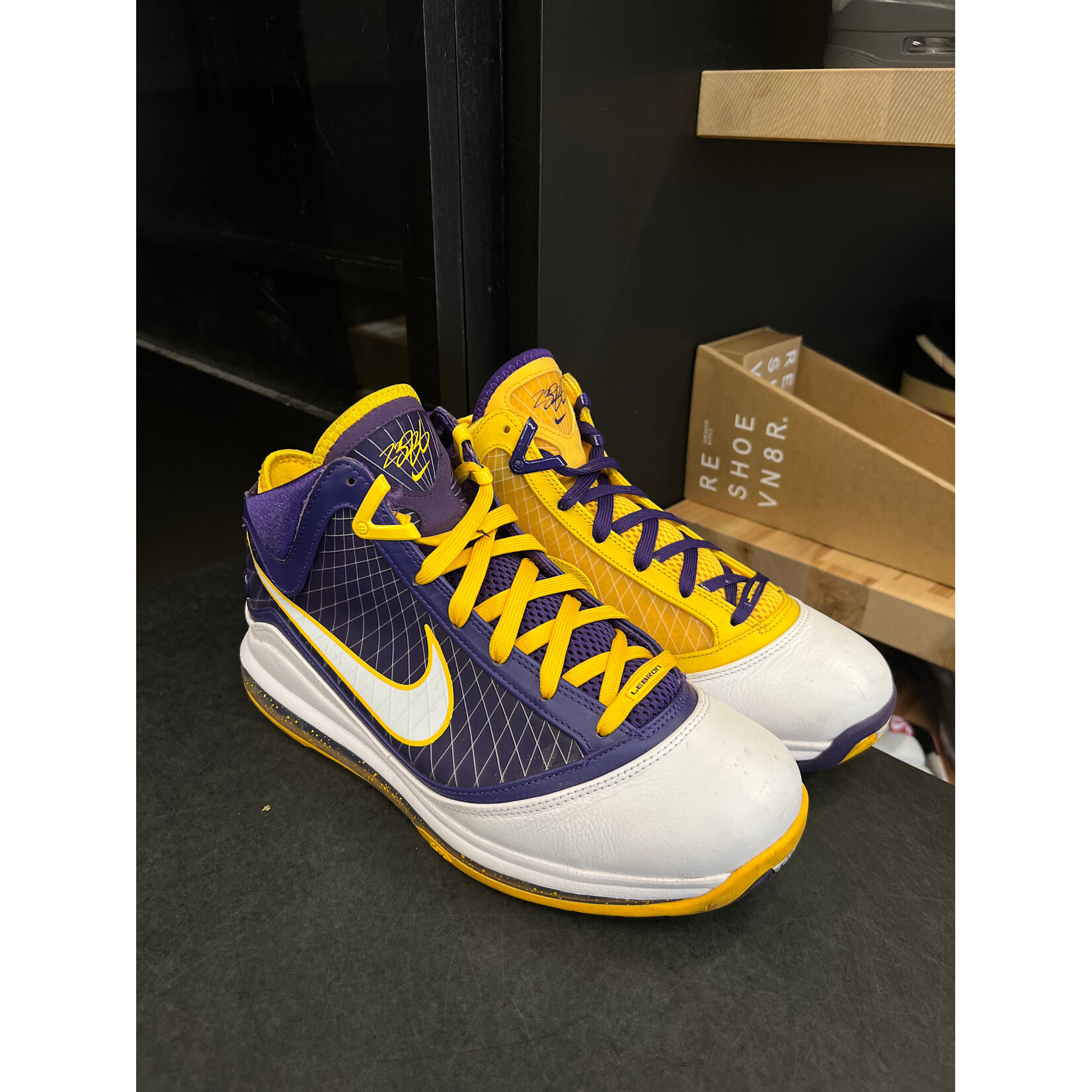 Nike Nike LeBron 7 Media Day Size 10, PREOWNED