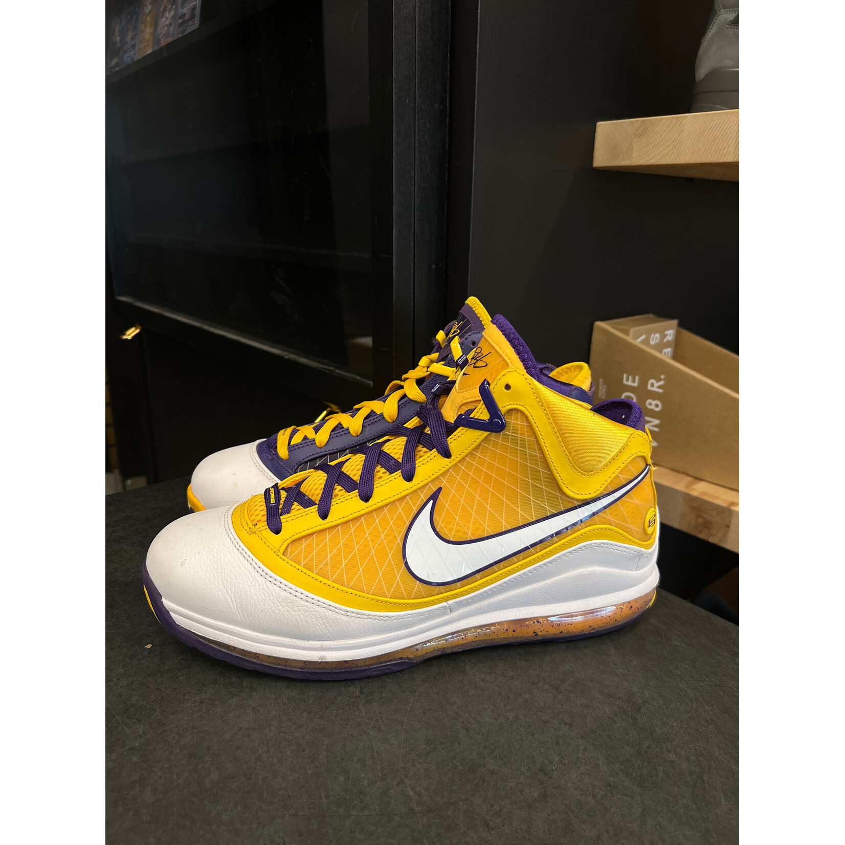 Nike Nike LeBron 7 Media Day Size 10, PREOWNED