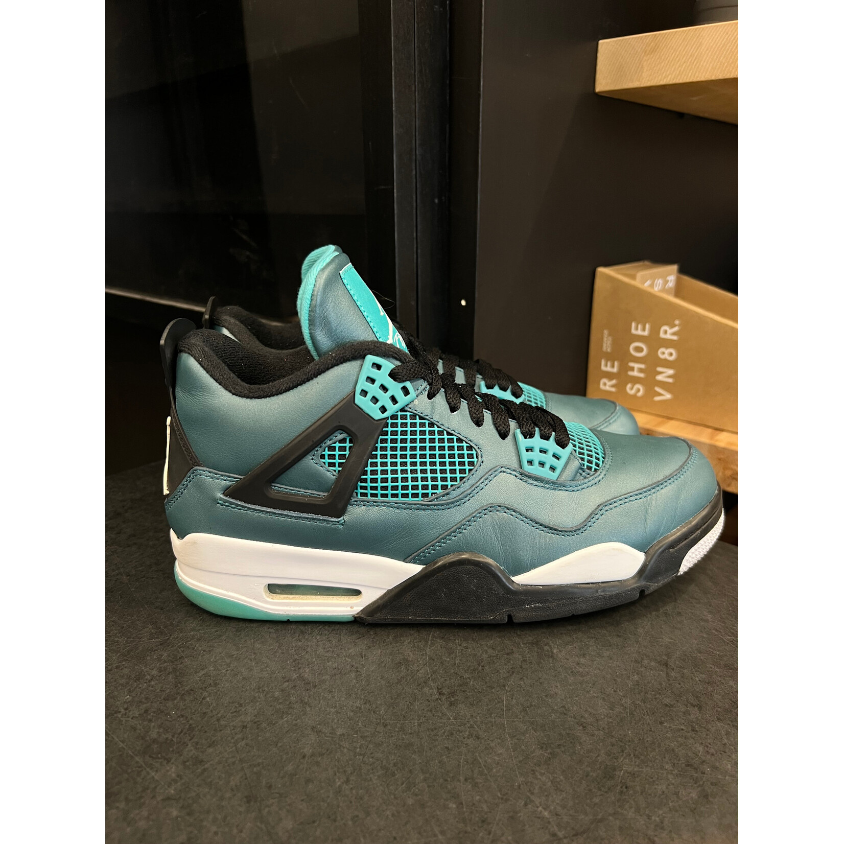 Jordan Jordan 4 Retro Teal Size 9.5, PREOWNED