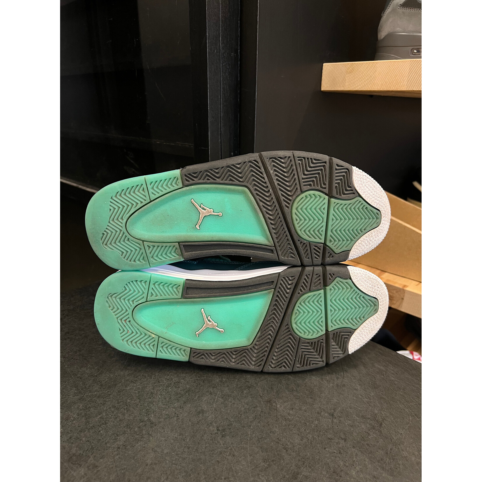 Jordan Jordan 4 Retro Teal Size 9.5, PREOWNED