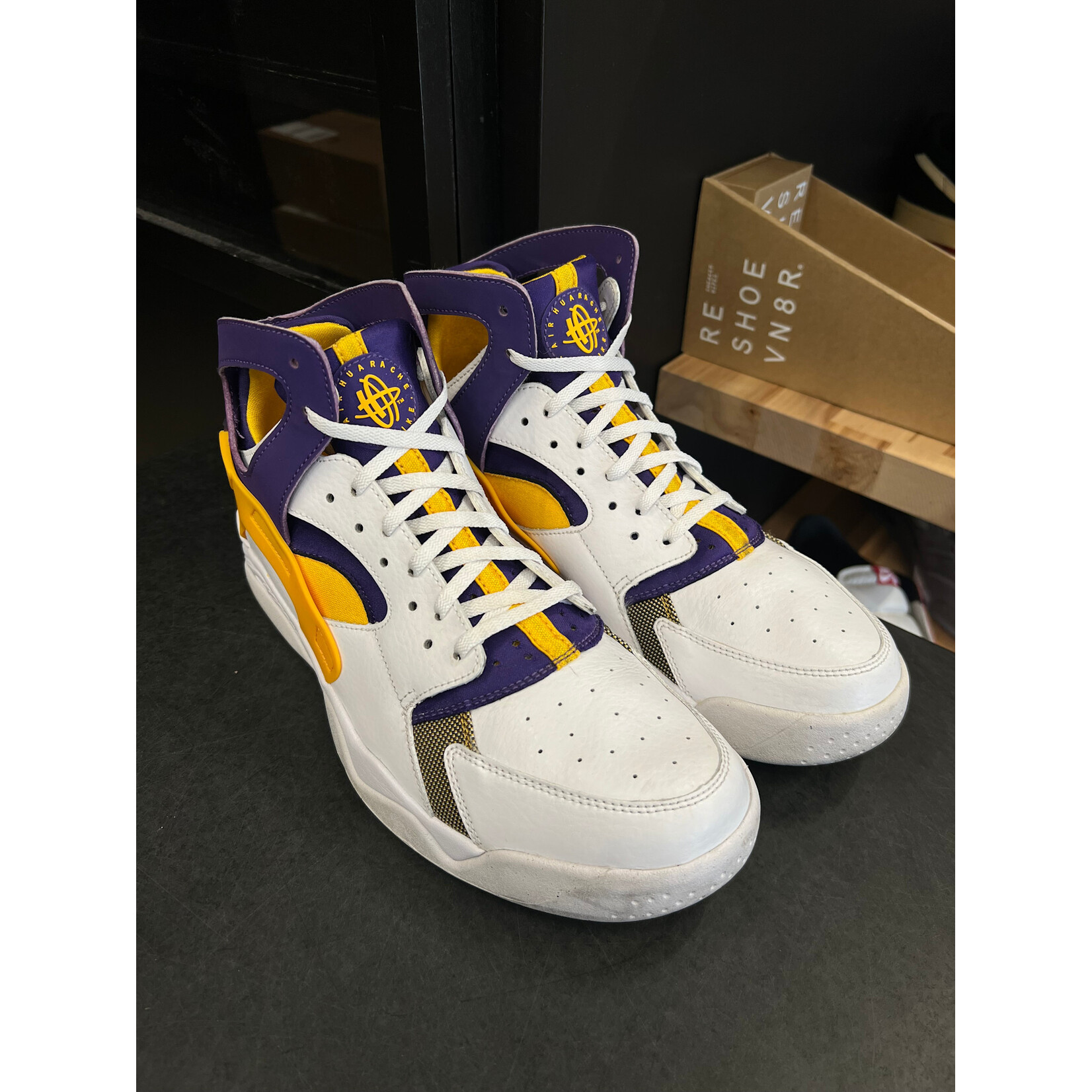 Nike Nike Air Flight Huarache Lakers Size 10, PREOWNED