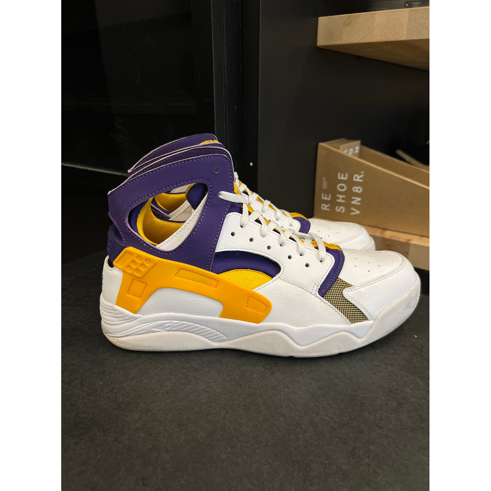 Nike Nike Air Flight Huarache Lakers Size 10, PREOWNED