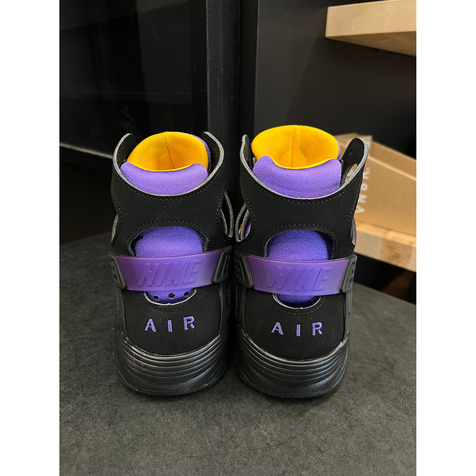 Nike Nike Air Flight Huarache Lakers Away Size 10.5, PREOWNED