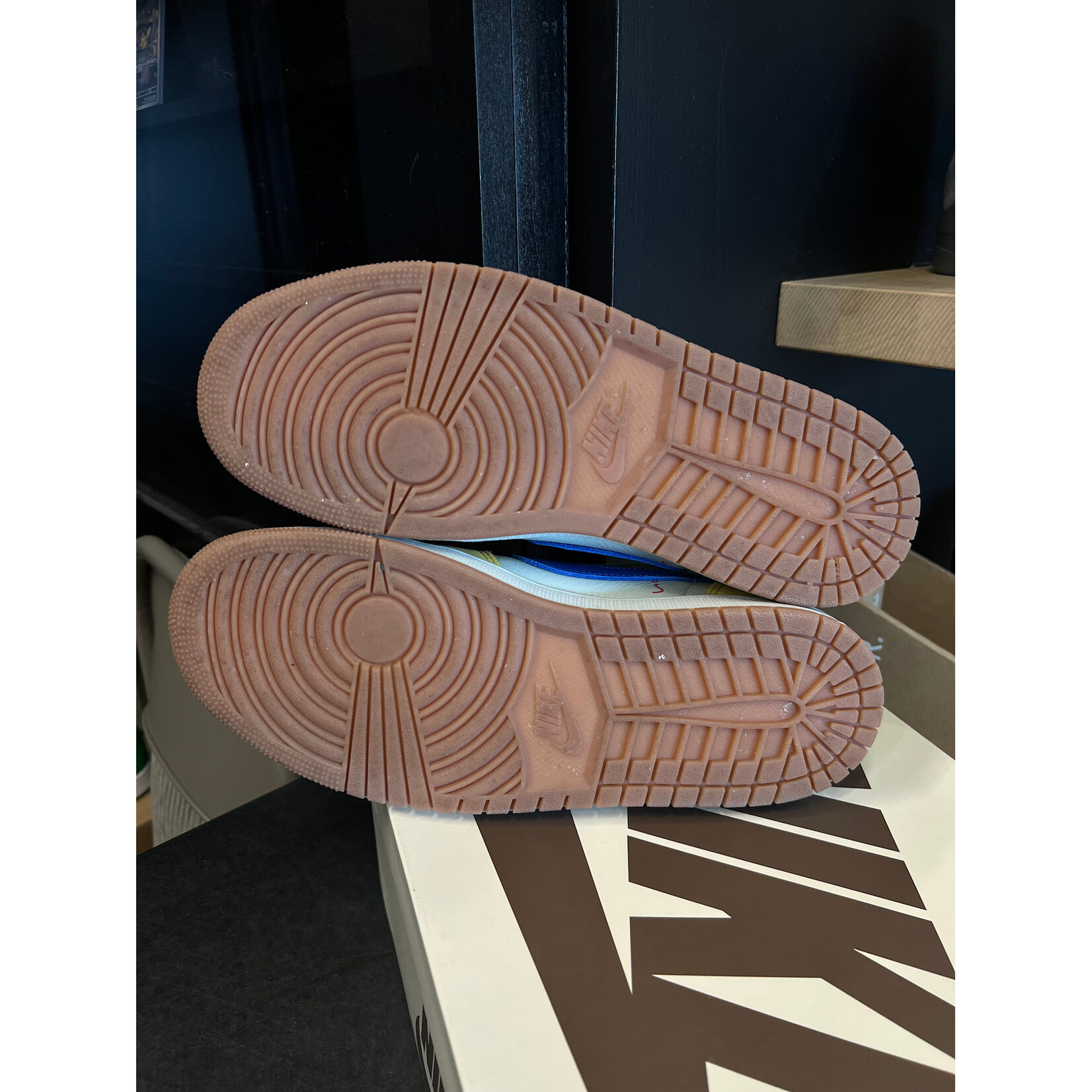 Jordan Jordan 1 Retro Low OG SP Travis Scott Canary (Women's) Size 11W, PREOWNED