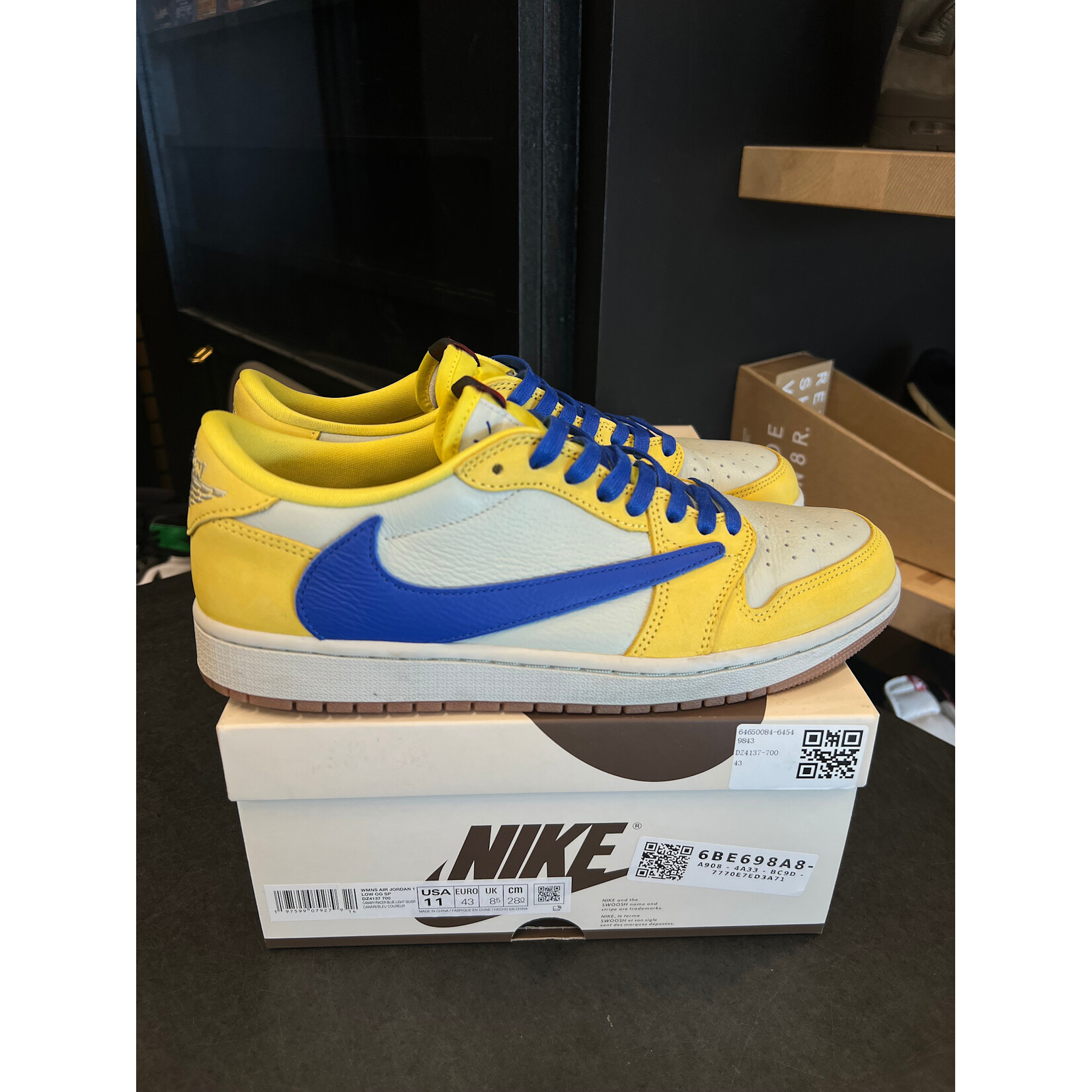 Jordan Jordan 1 Retro Low OG SP Travis Scott Canary (Women's) Size 11W, PREOWNED