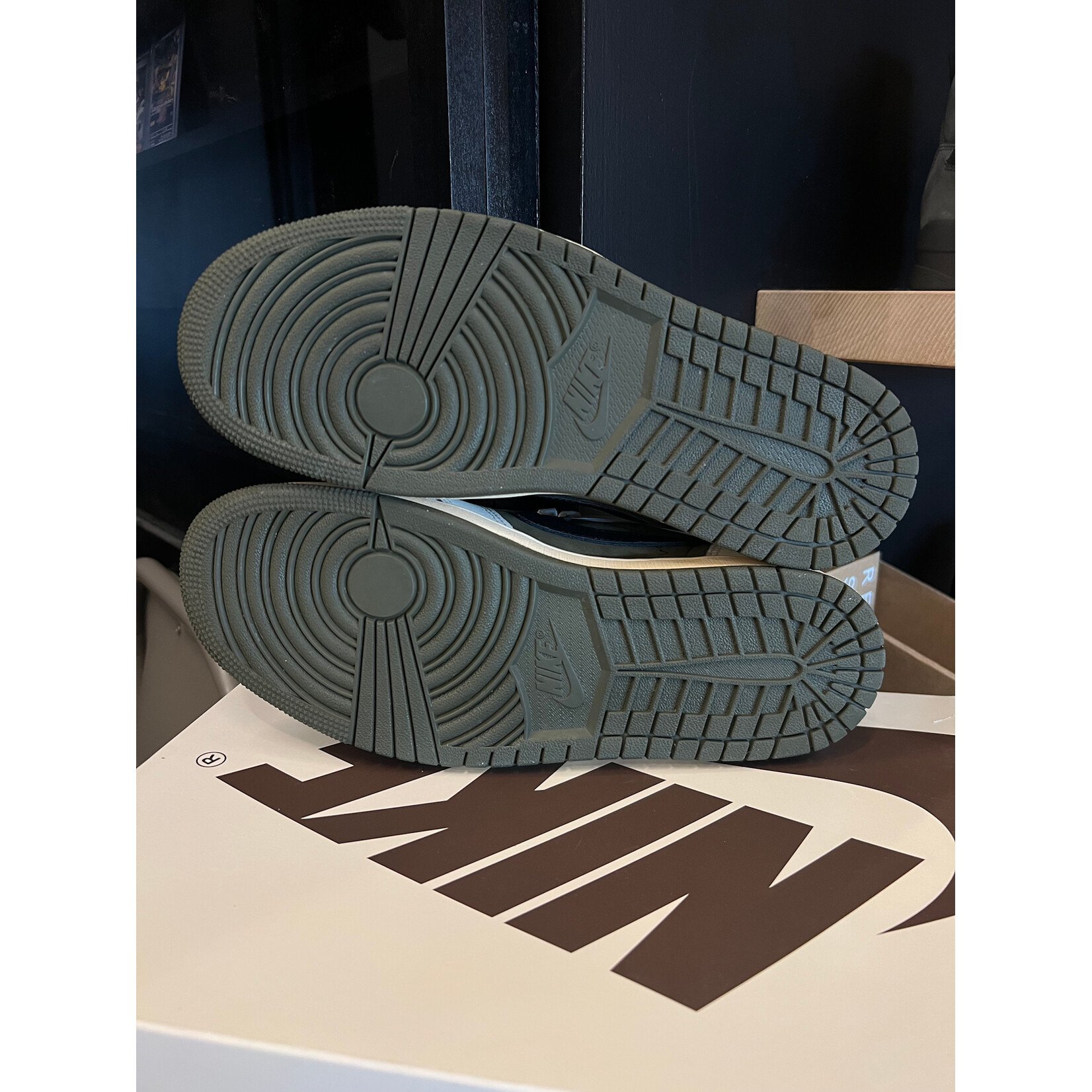 Jordan Jordan 1 Retro Low OG SP Travis Scott Medium Olive Size 9.5, PREOWNED