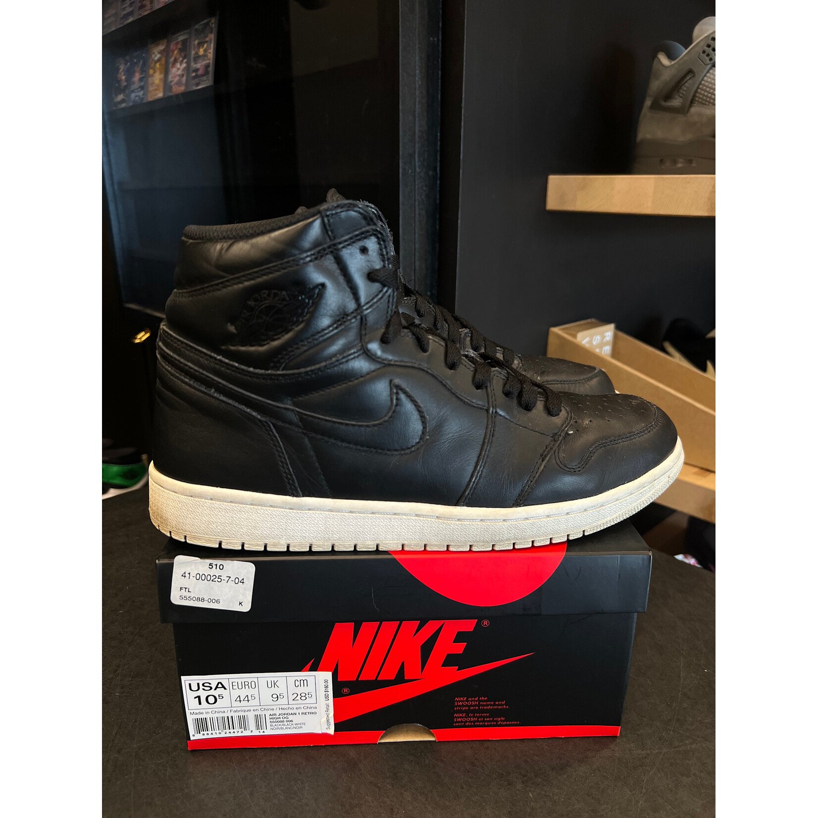 Jordan Jordan 1 Retro Cyber Monday (2015) Size 10.5, PREOWNED