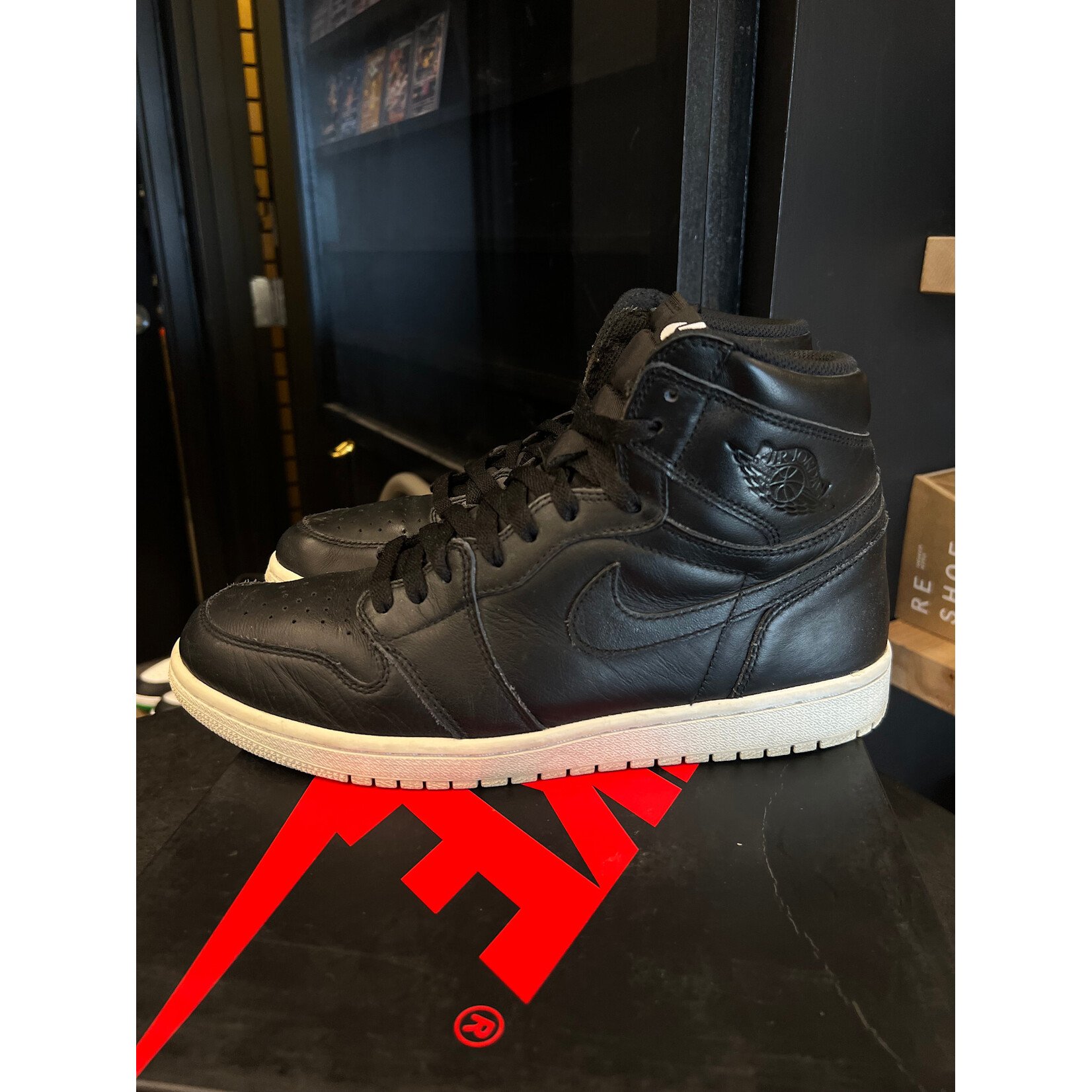 Jordan Jordan 1 Retro Cyber Monday (2015) Size 10.5, PREOWNED