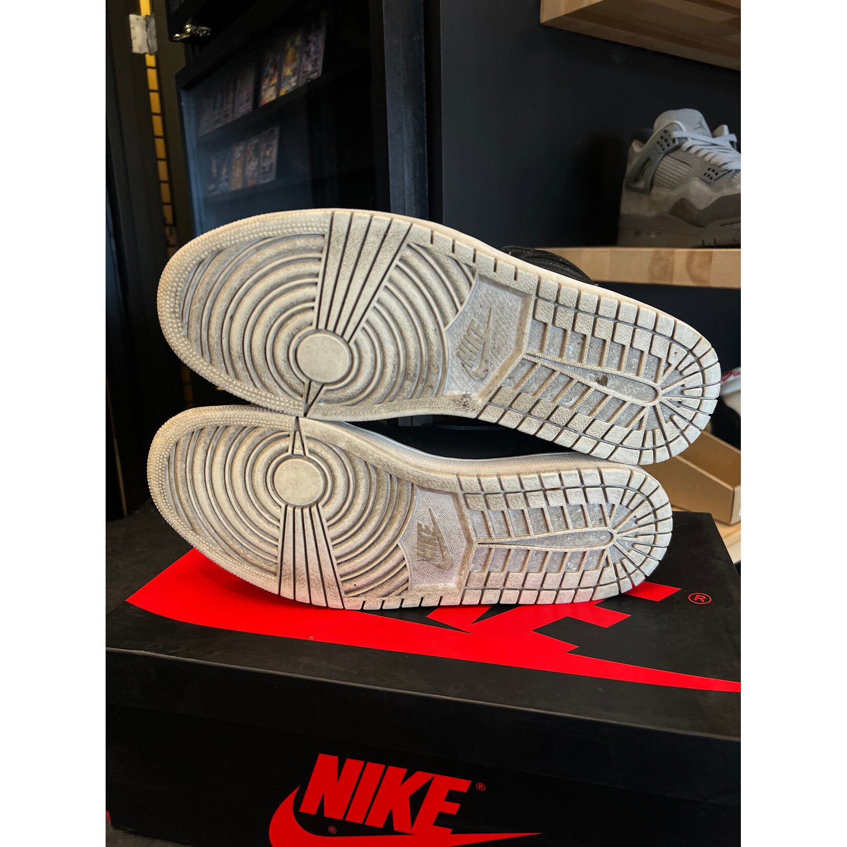 Jordan Jordan 1 Retro Cyber Monday (2015) Size 10.5, PREOWNED