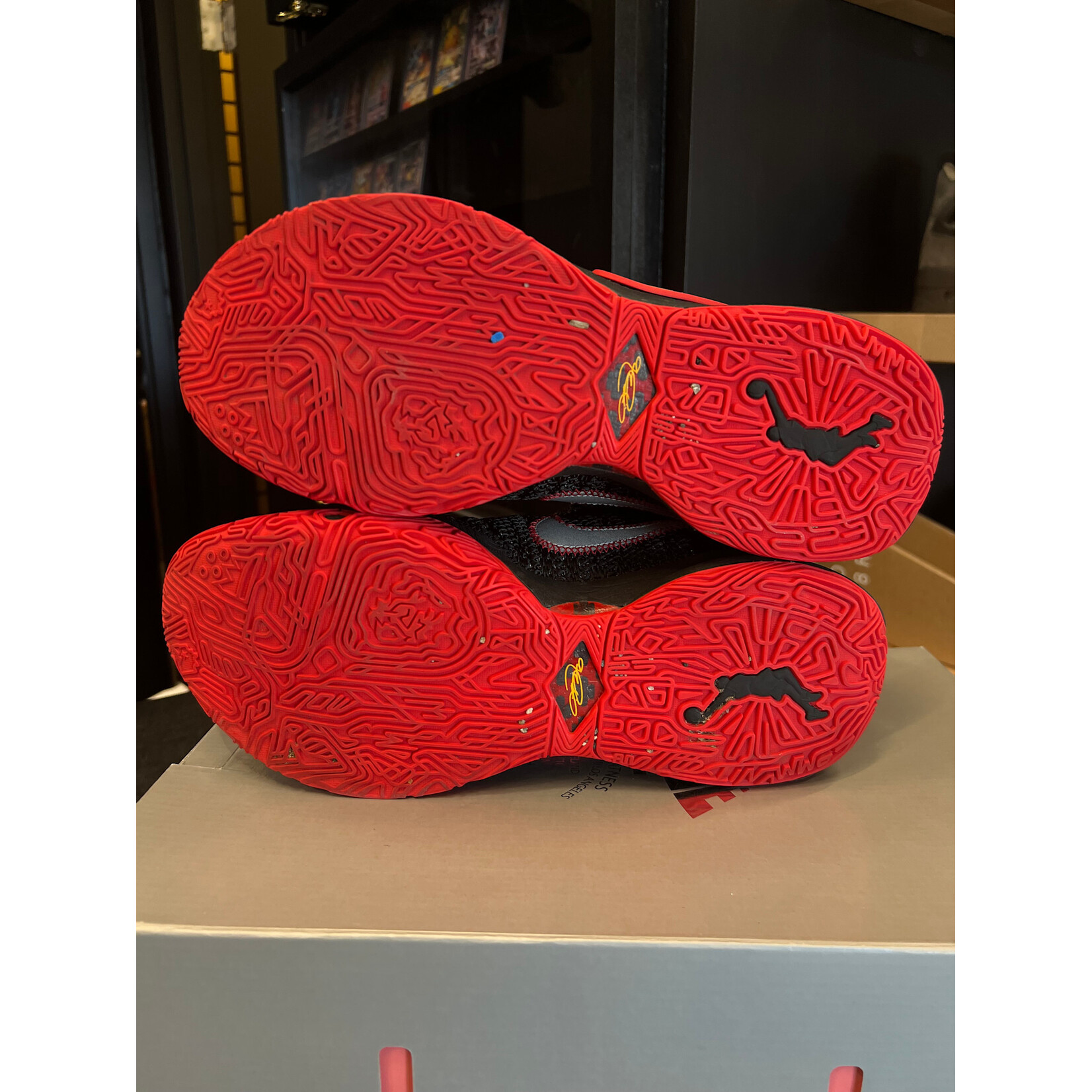 Nike Nike LeBron 20 Miami Heat Size 9.5, PREOWNED