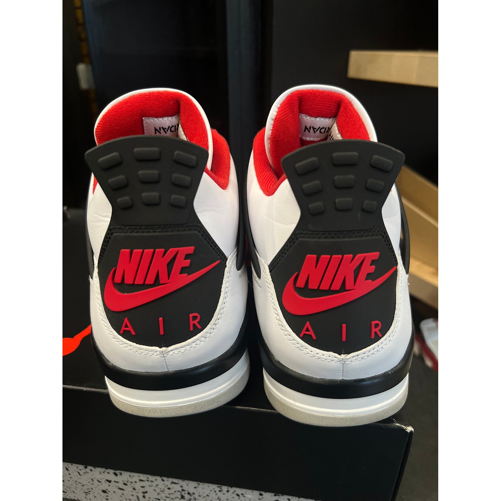Jordan Jordan 4 Retro Fire Red (2020) Size 12, PREOWNED