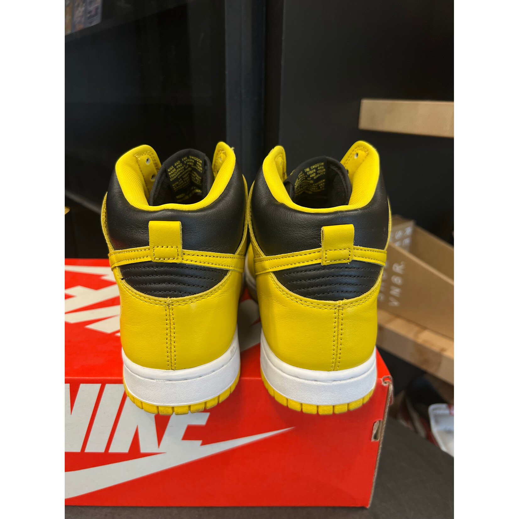 Nike Nike Dunk High Iowa (2020) Size 9.5, PREOWNED