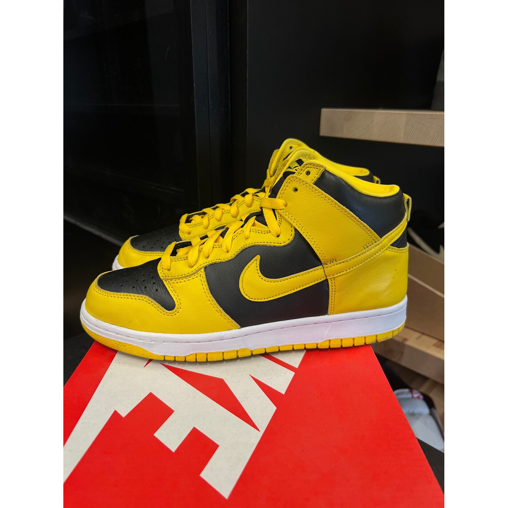 Nike Nike Dunk High Iowa (2020) Size 9.5, PREOWNED
