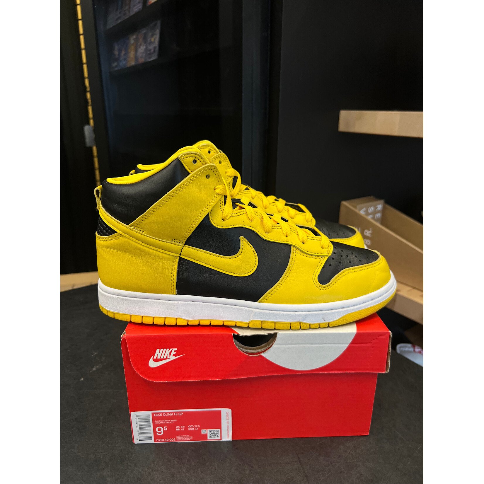 Nike Nike Dunk High Iowa (2020) Size 9.5, PREOWNED