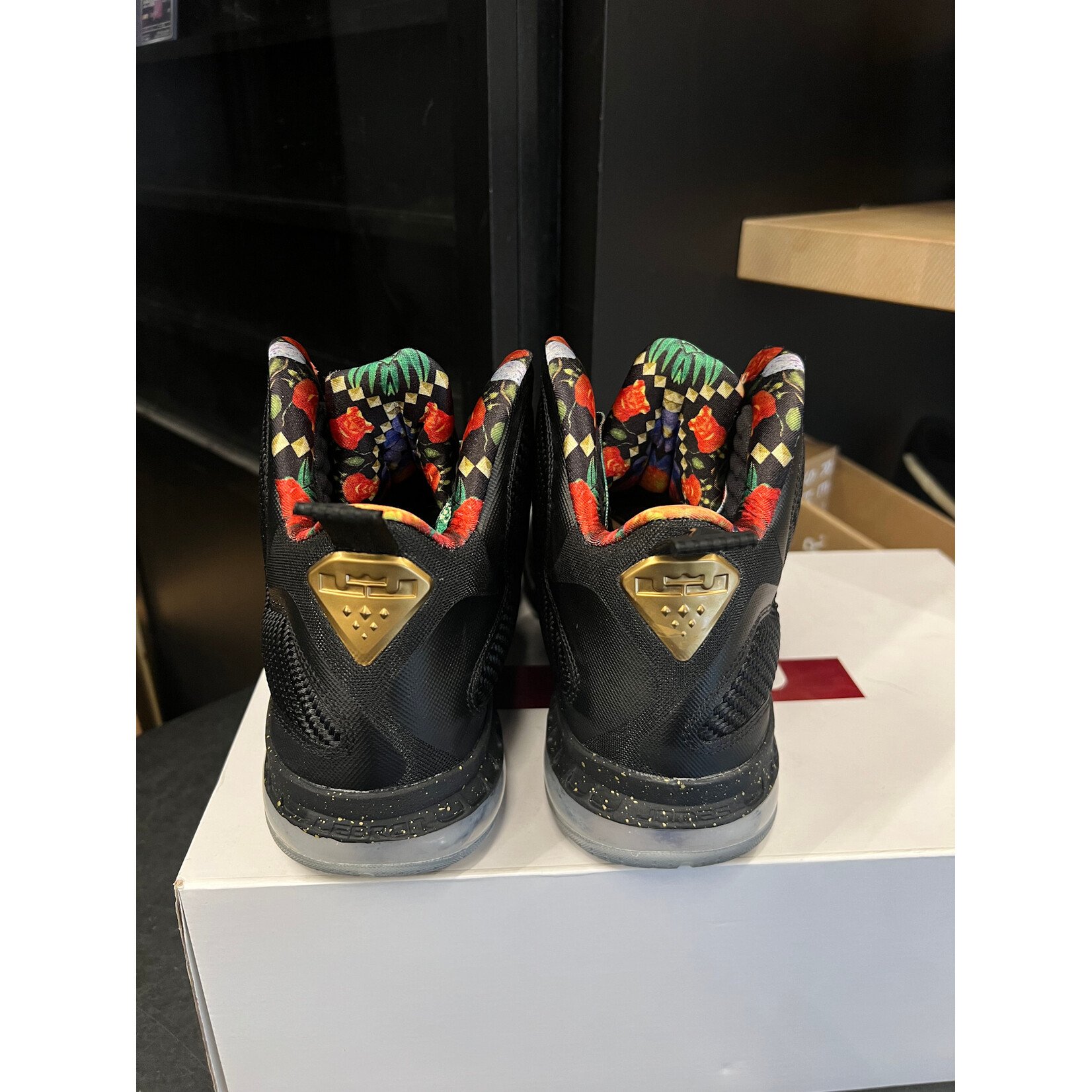 Nike Nike LeBron 9 Watch the Throne (2022) Size 9.5, PREOWNED