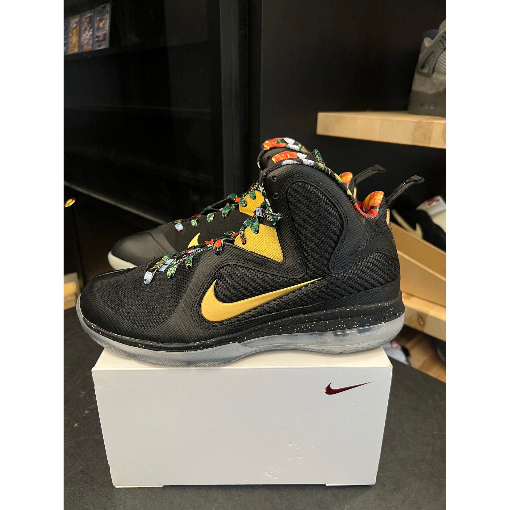 Nike Nike LeBron 9 Watch the Throne (2022) Size 9.5, PREOWNED