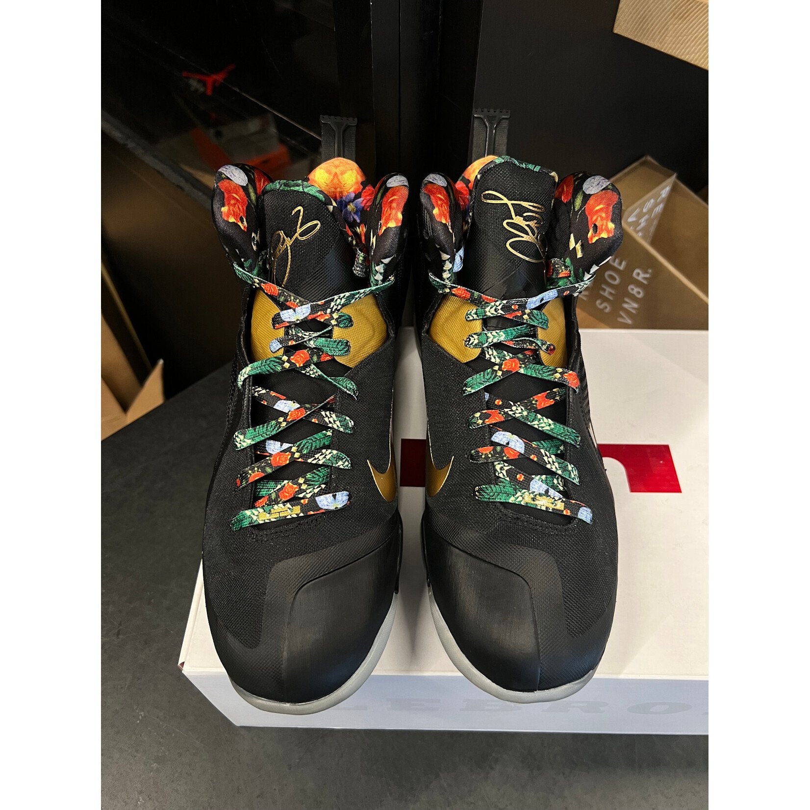 Nike Nike LeBron 9 Watch the Throne (2022) Size 9.5, PREOWNED