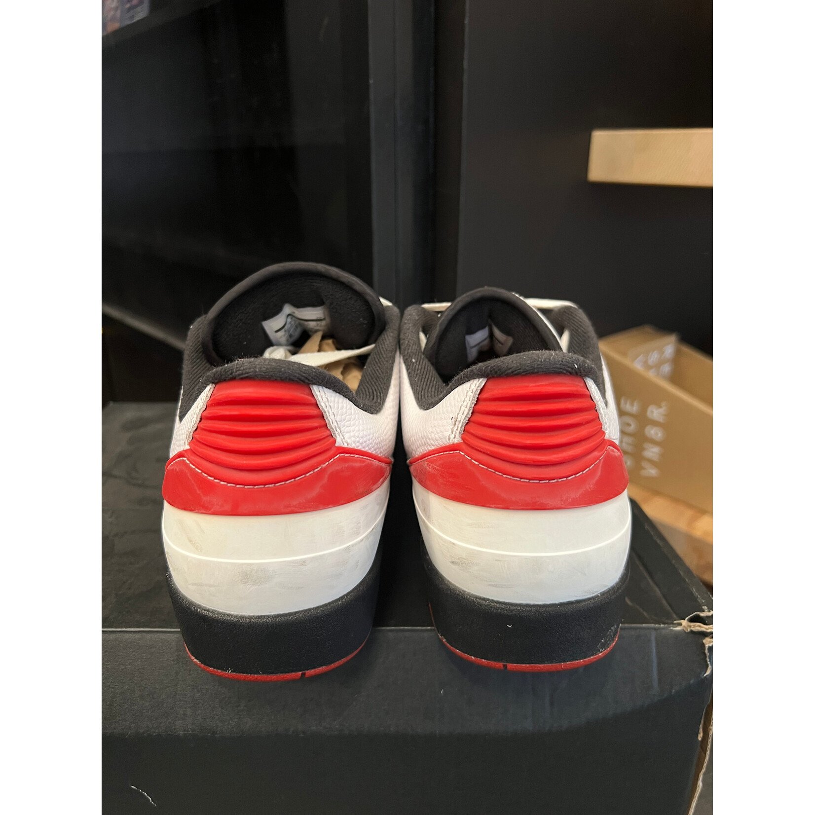 Jordan Jordan 2 Retro Low Chicago (2016) Size 9, PREOWNED