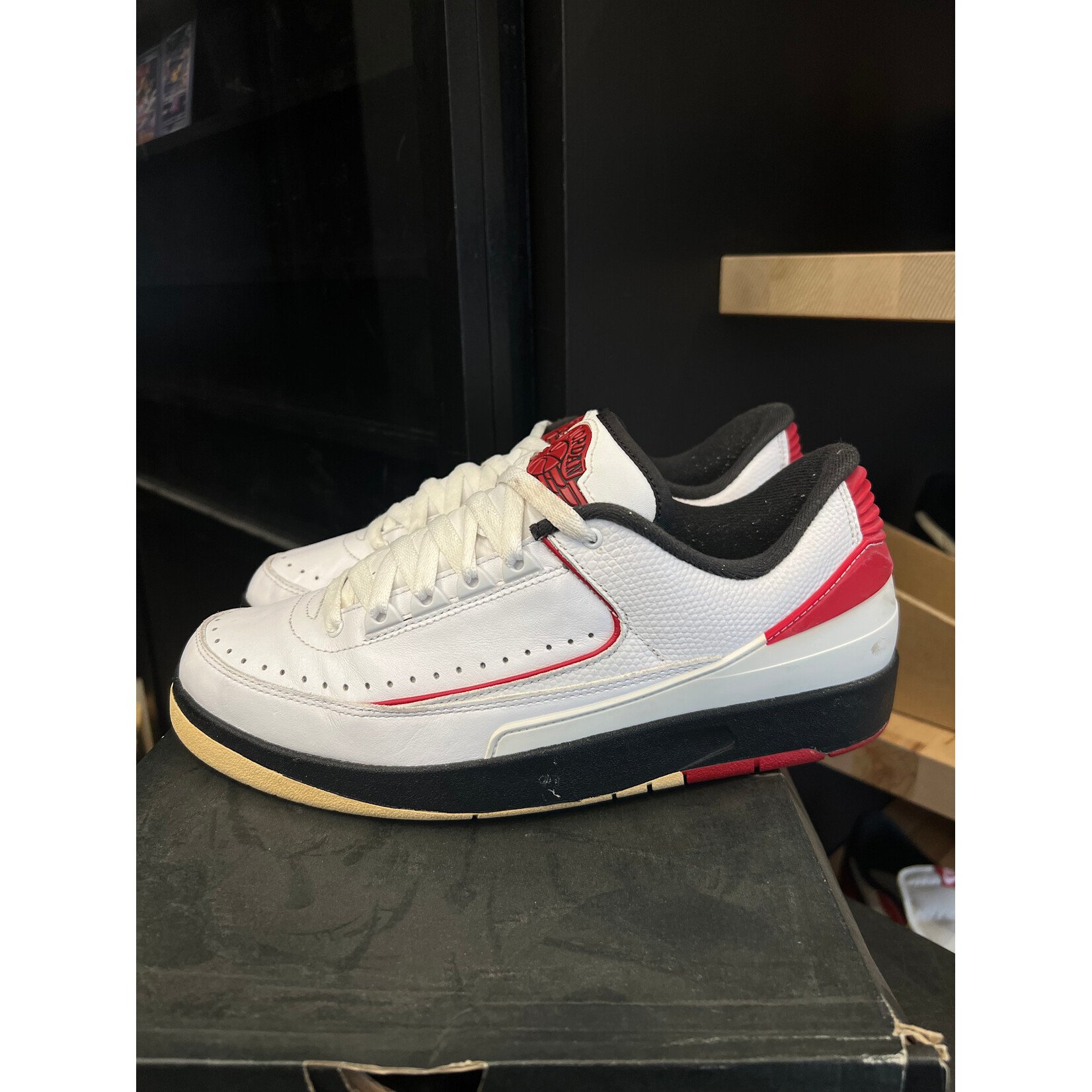 Jordan Jordan 2 Retro Low Chicago (2016) Size 9, PREOWNED