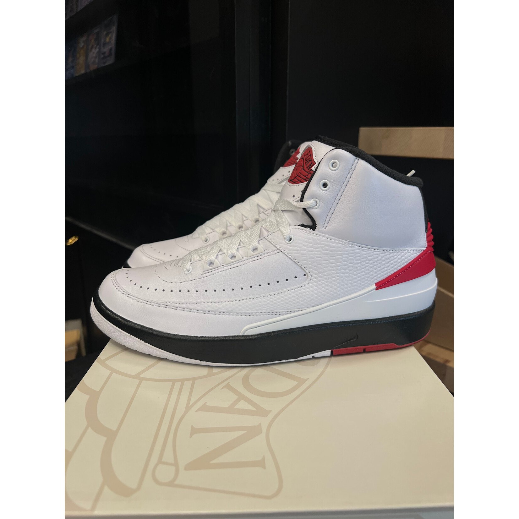 Jordan Jordan 2 Retro OG Chicago (2022) Size 9.5, PREOWNED