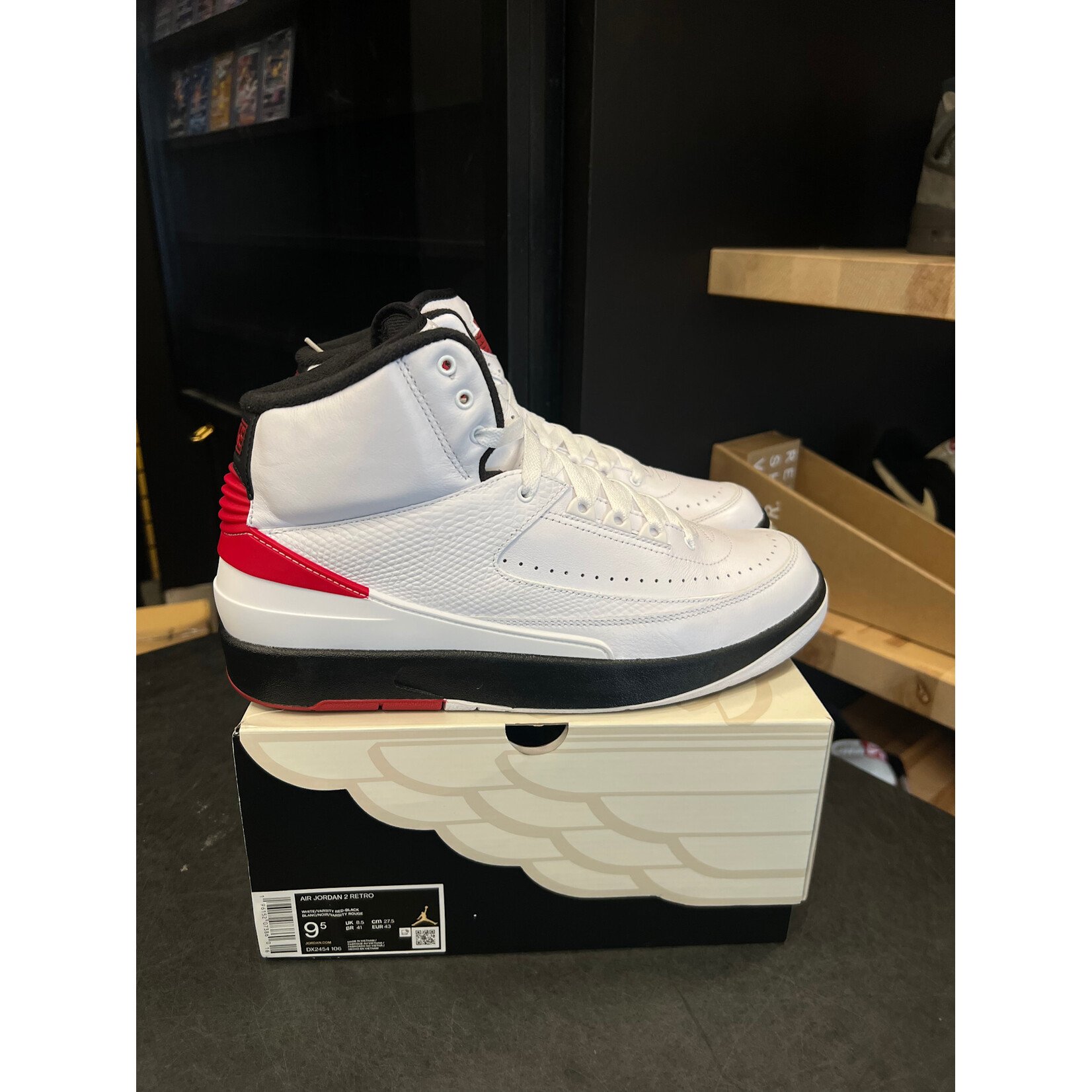 Jordan Jordan 2 Retro OG Chicago (2022) Size 9.5, PREOWNED