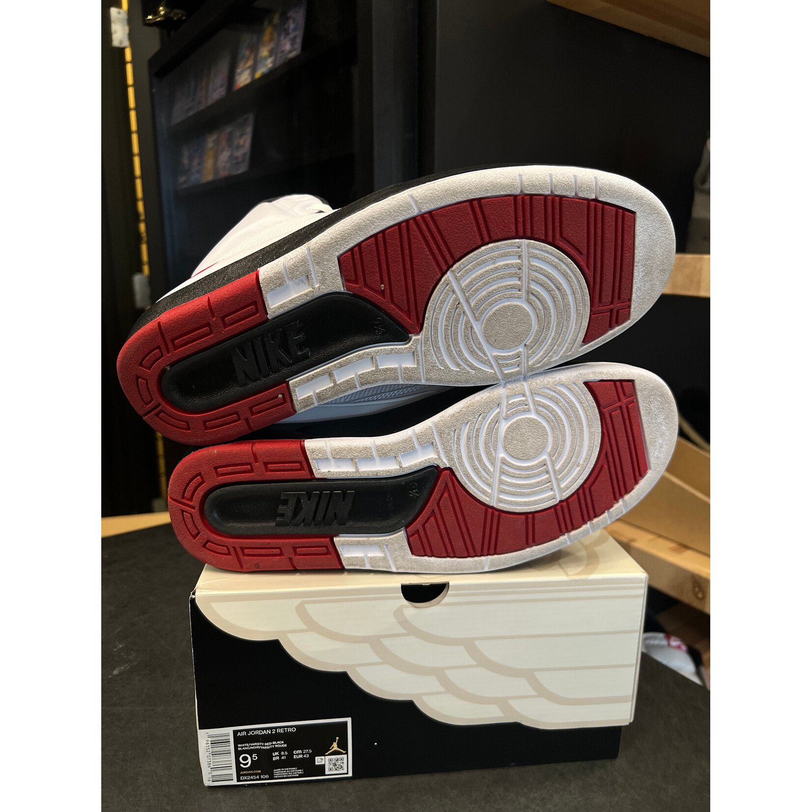 Jordan Jordan 2 Retro OG Chicago (2022) Size 9.5, PREOWNED