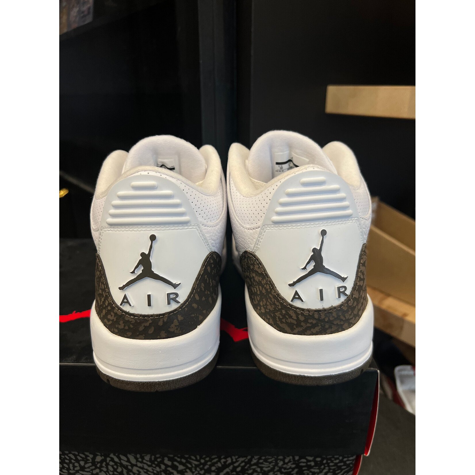 Jordan Jordan 3 Retro Mocha (2018) Size 10, PREOWNED