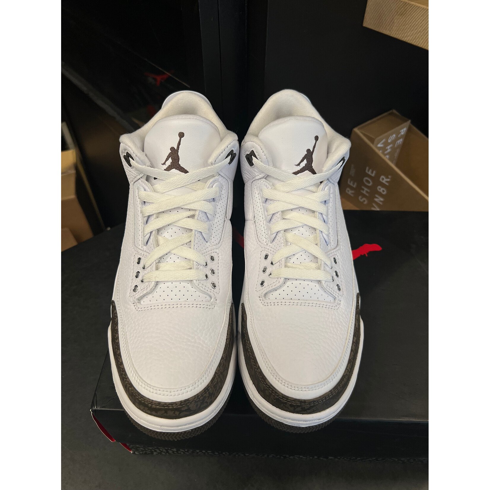 Jordan Jordan 3 Retro Mocha (2018) Size 10, PREOWNED