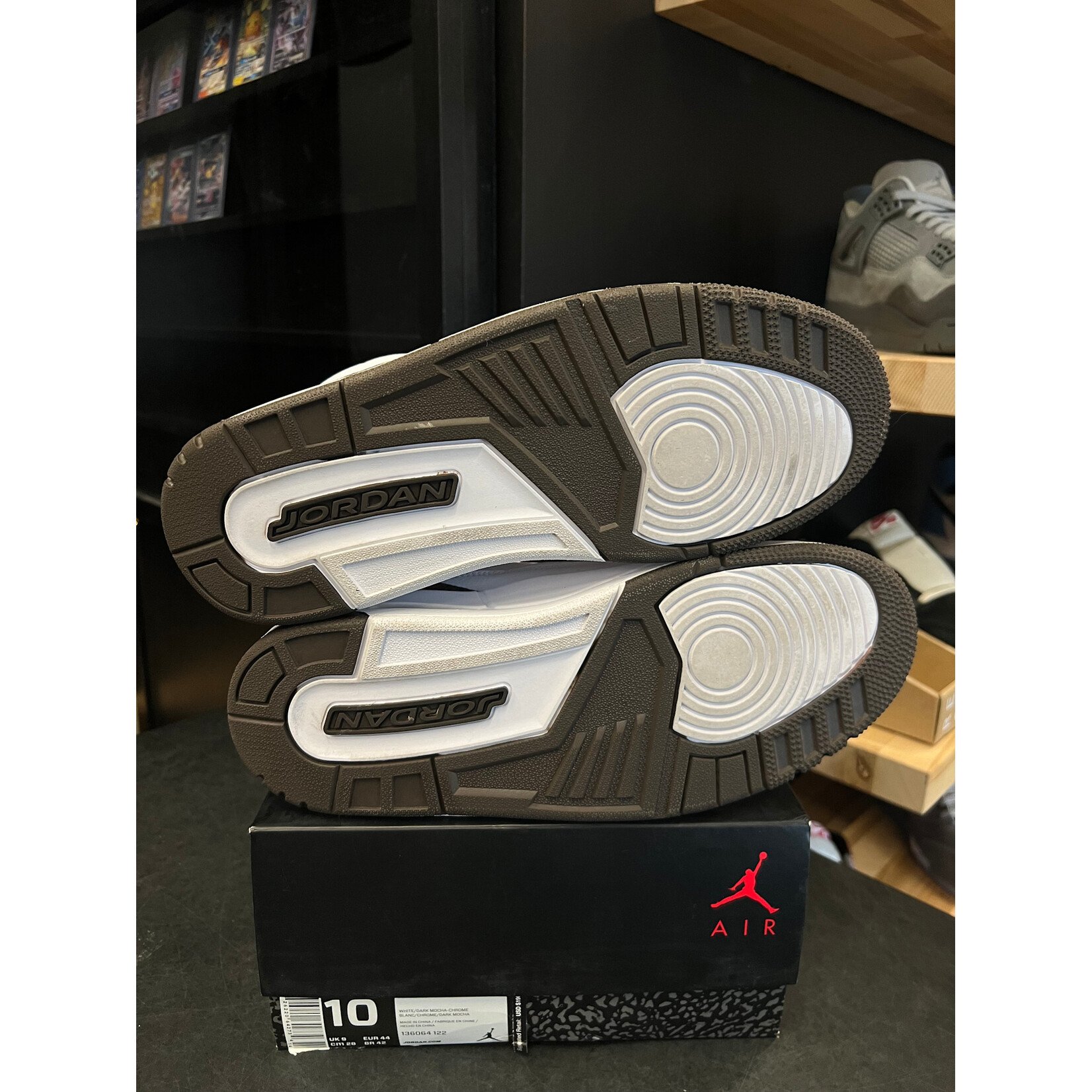 Jordan Jordan 3 Retro Mocha (2018) Size 10, PREOWNED