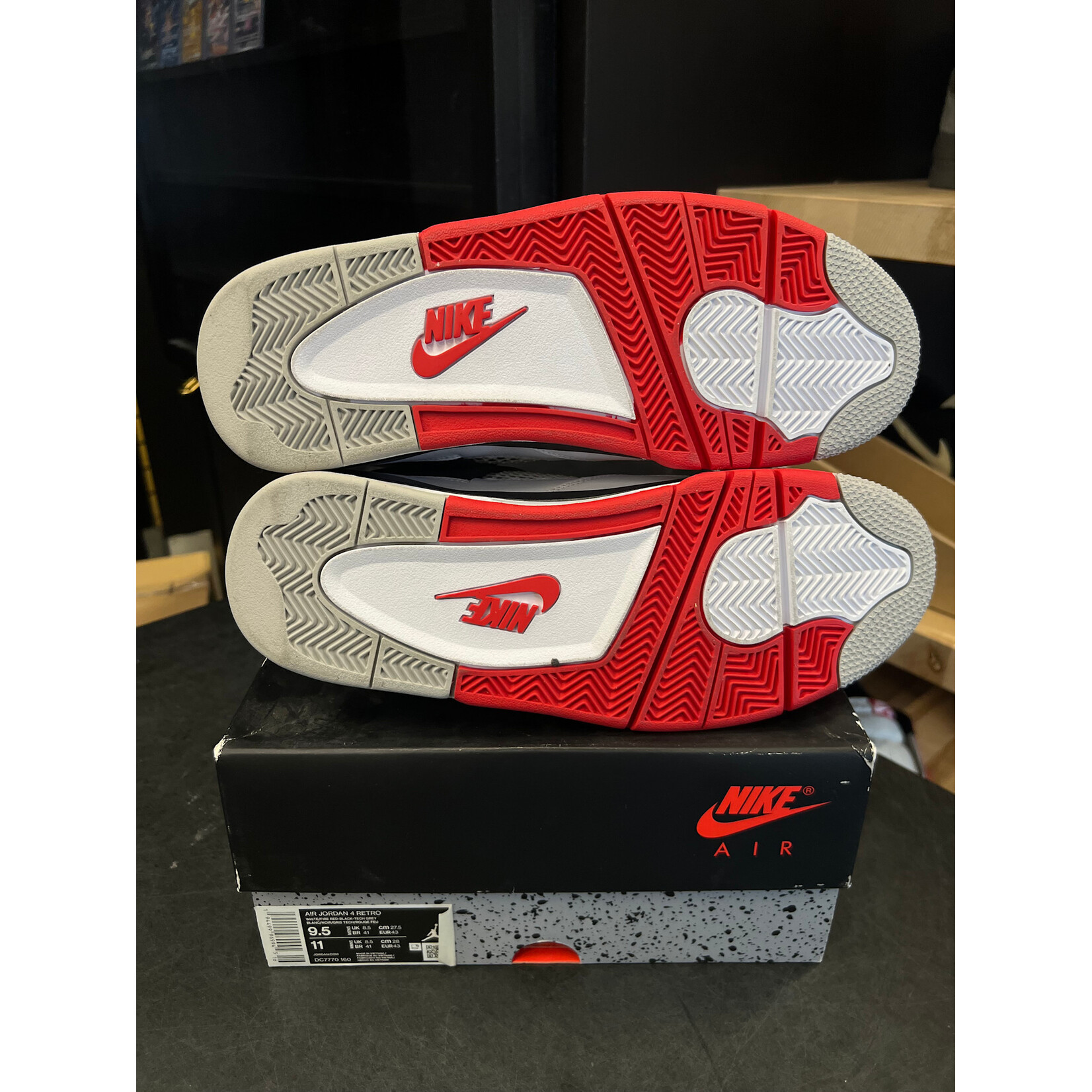 Jordan Jordan 4 Retro Fire Red (2020) Size 9.5, PREOWNED